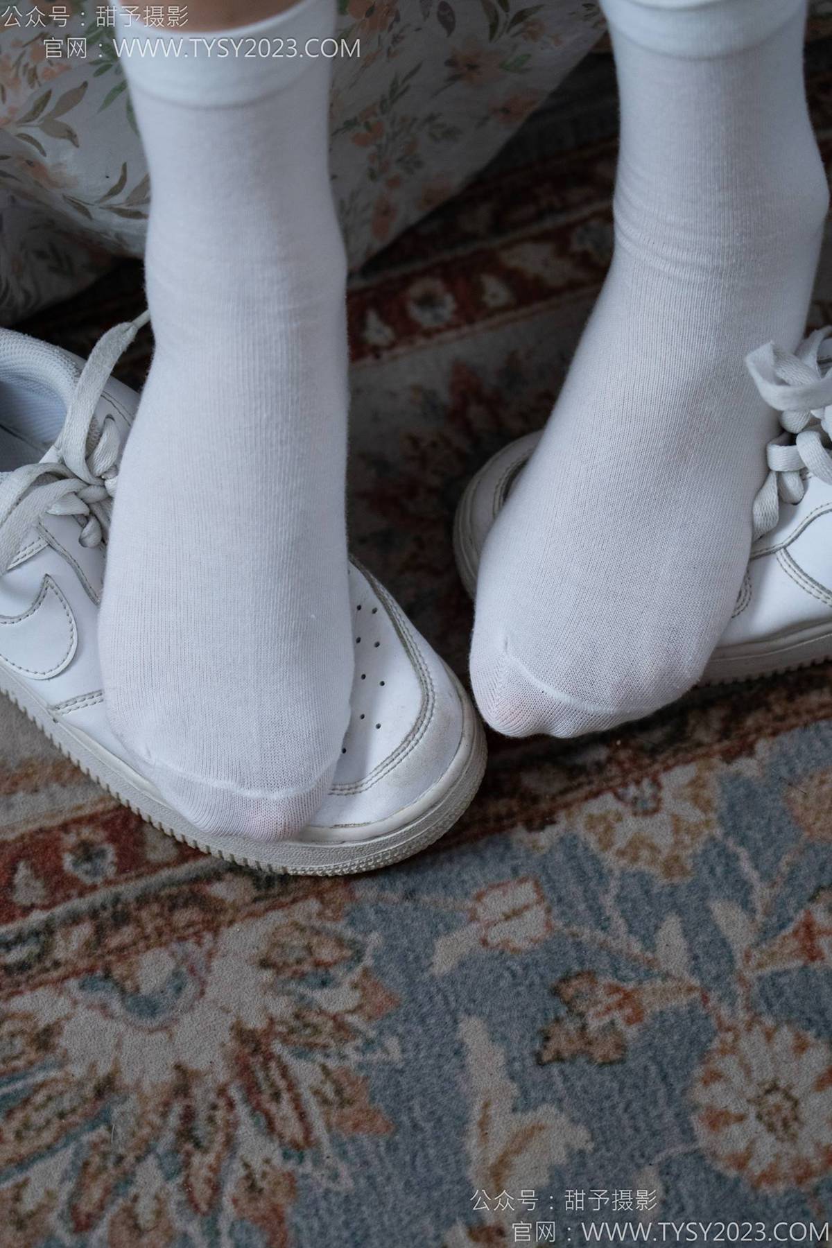 图片[44]-甜予摄影 NO.138 土豆-板鞋、白棉袜、裸足[136P] – 速更版-美库