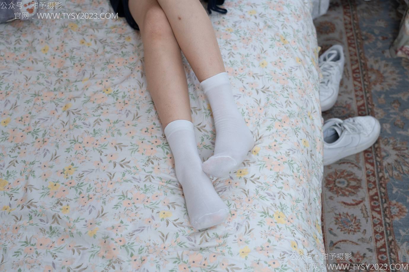 图片[50]-甜予摄影 NO.138 土豆-板鞋、白棉袜、裸足[136P] – 速更版-美库