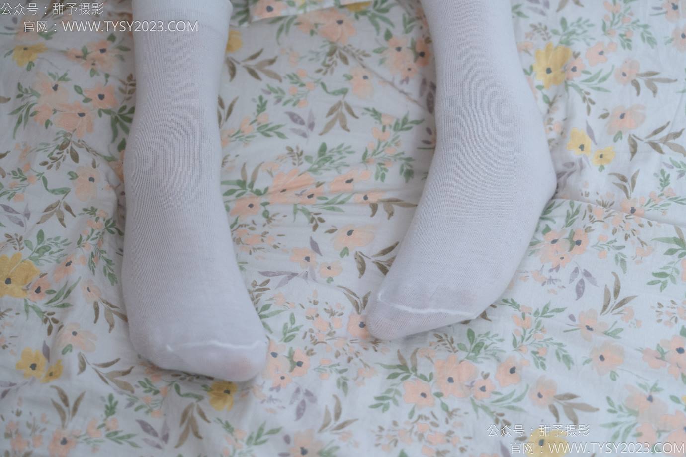 图片[54]-甜予摄影 NO.138 土豆-板鞋、白棉袜、裸足[136P] – 速更版-美库