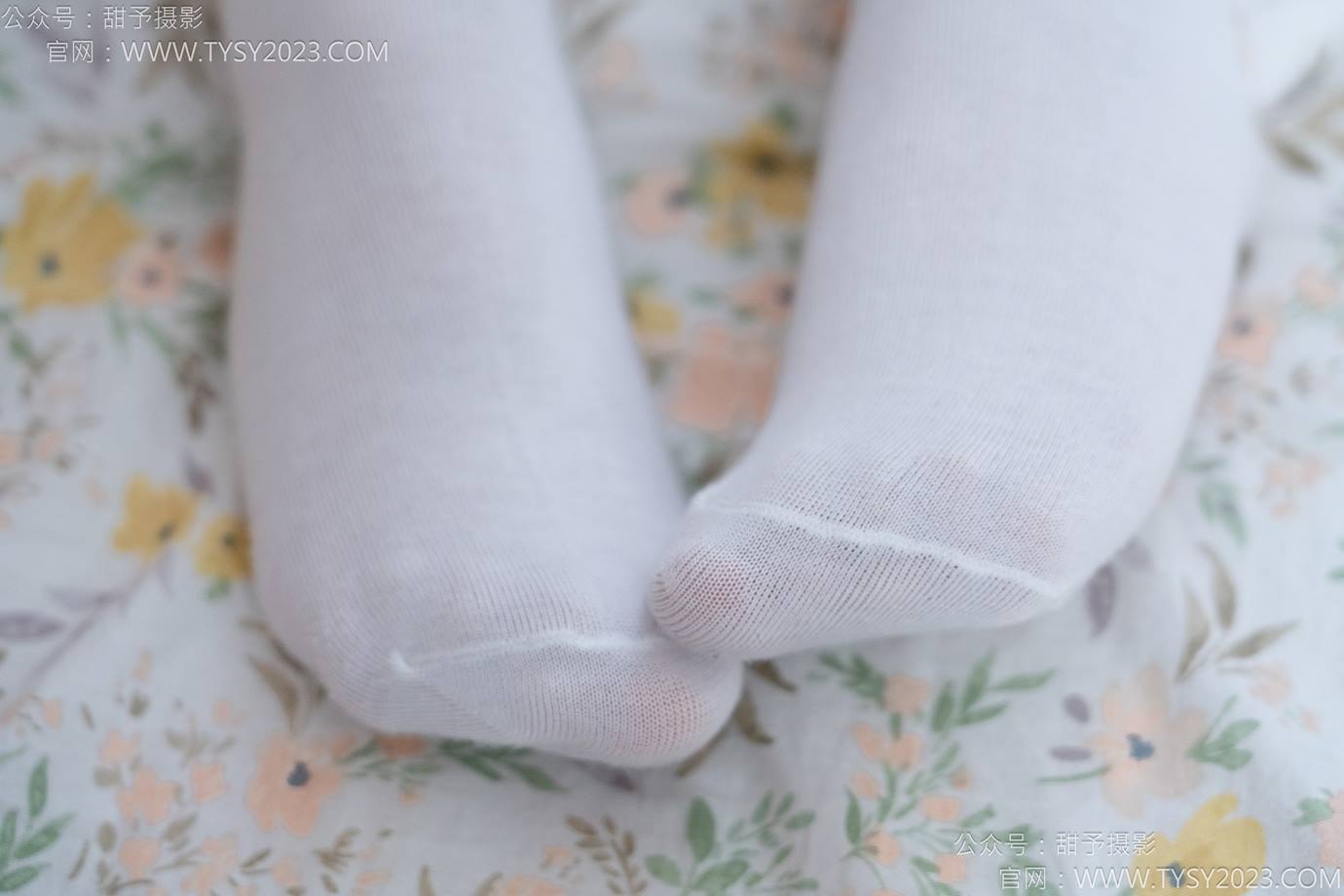 图片[64]-甜予摄影 NO.138 土豆-板鞋、白棉袜、裸足[136P] – 速更版-美库