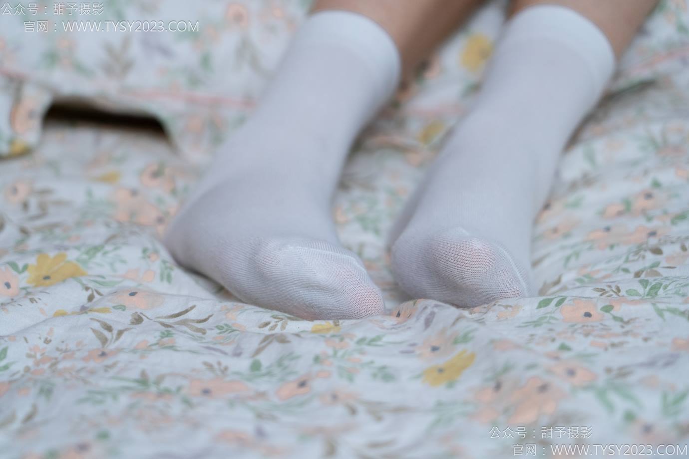 图片[72]-甜予摄影 NO.138 土豆-板鞋、白棉袜、裸足[136P] – 速更版-美库