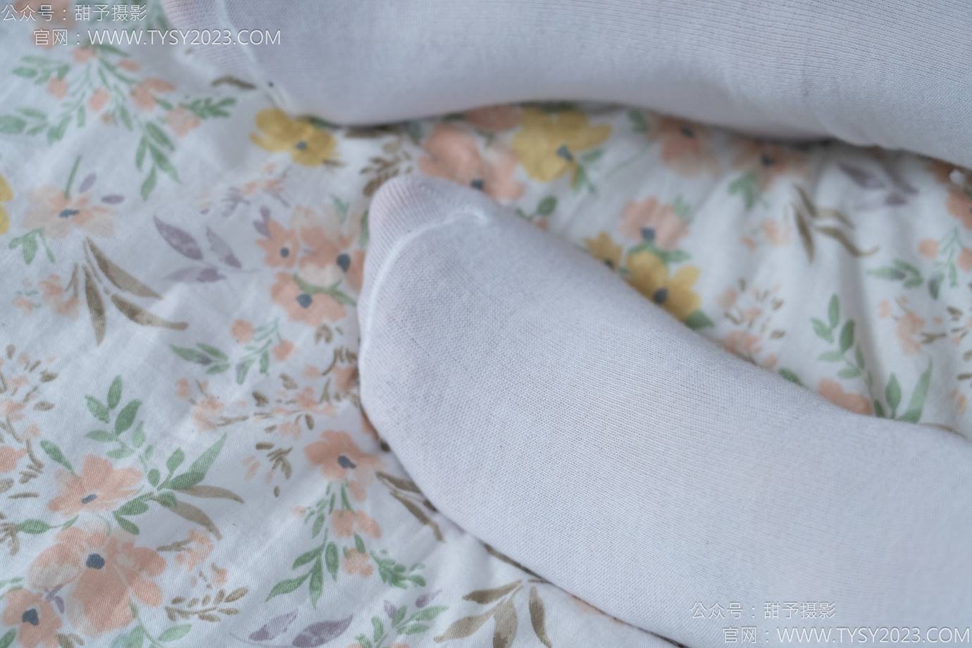 图片[76]-甜予摄影 NO.138 土豆-板鞋、白棉袜、裸足[136P] – 速更版-美库