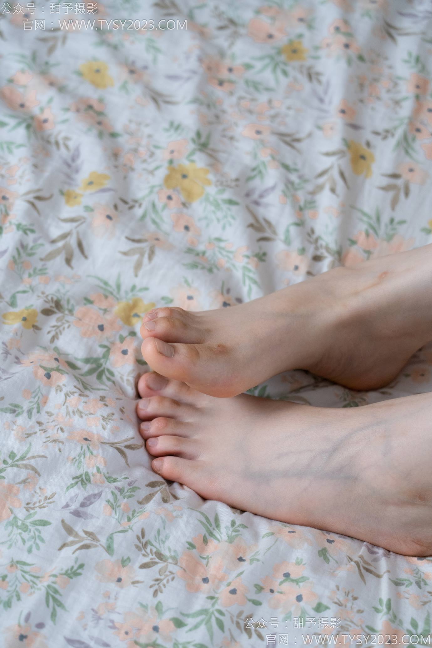 图片[92]-甜予摄影 NO.138 土豆-板鞋、白棉袜、裸足[136P] – 速更版-美库