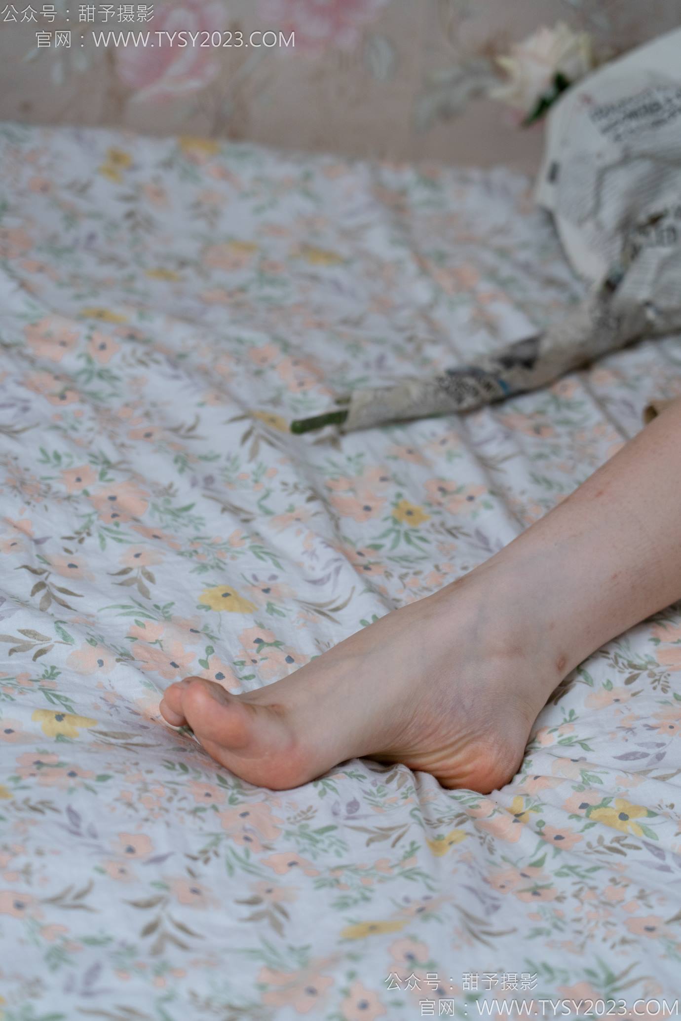 图片[106]-甜予摄影 NO.138 土豆-板鞋、白棉袜、裸足[136P] – 速更版-美库