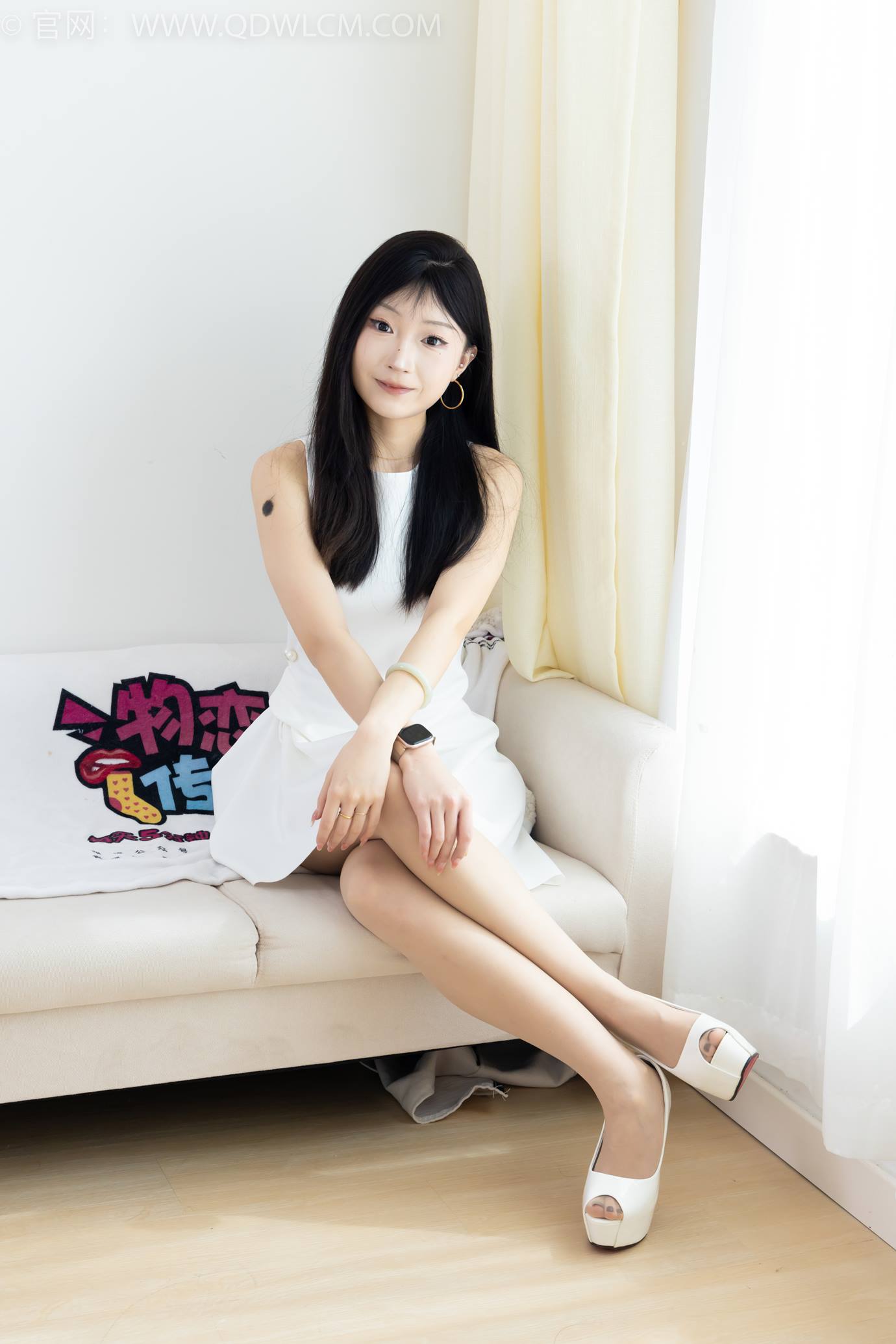 图片[22]-物恋传媒 NO.2311 嘟嘟-高跟鞋、薄肉丝、气垫梳老头乐挠脚剧情[128P] – 速更版-美库