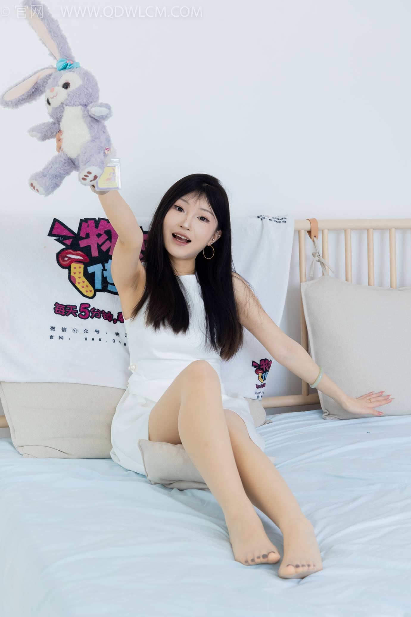 图片[56]-物恋传媒 NO.2311 嘟嘟-高跟鞋、薄肉丝、气垫梳老头乐挠脚剧情[128P] – 速更版-美库