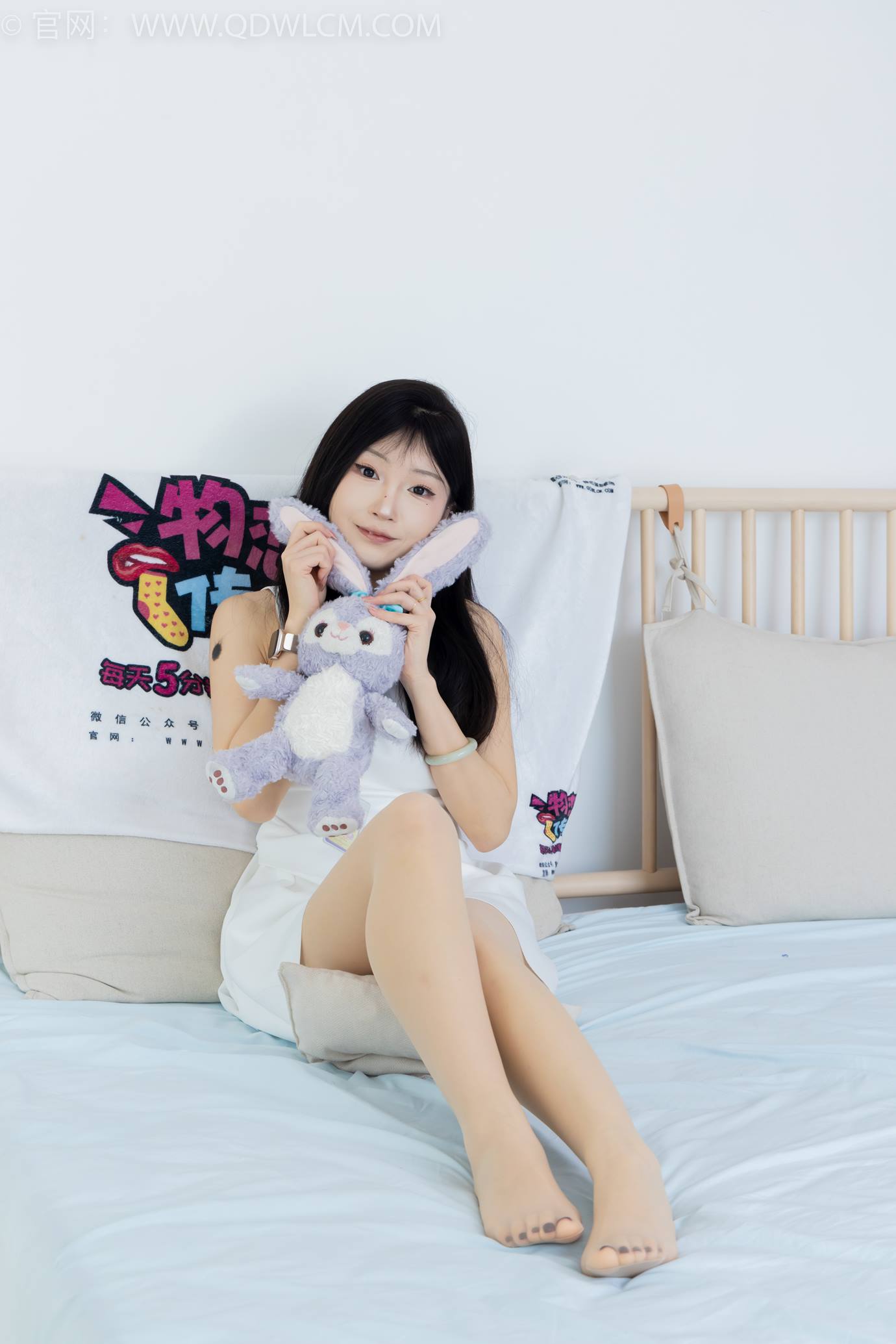 图片[57]-物恋传媒 NO.2311 嘟嘟-高跟鞋、薄肉丝、气垫梳老头乐挠脚剧情[128P] – 速更版-美库