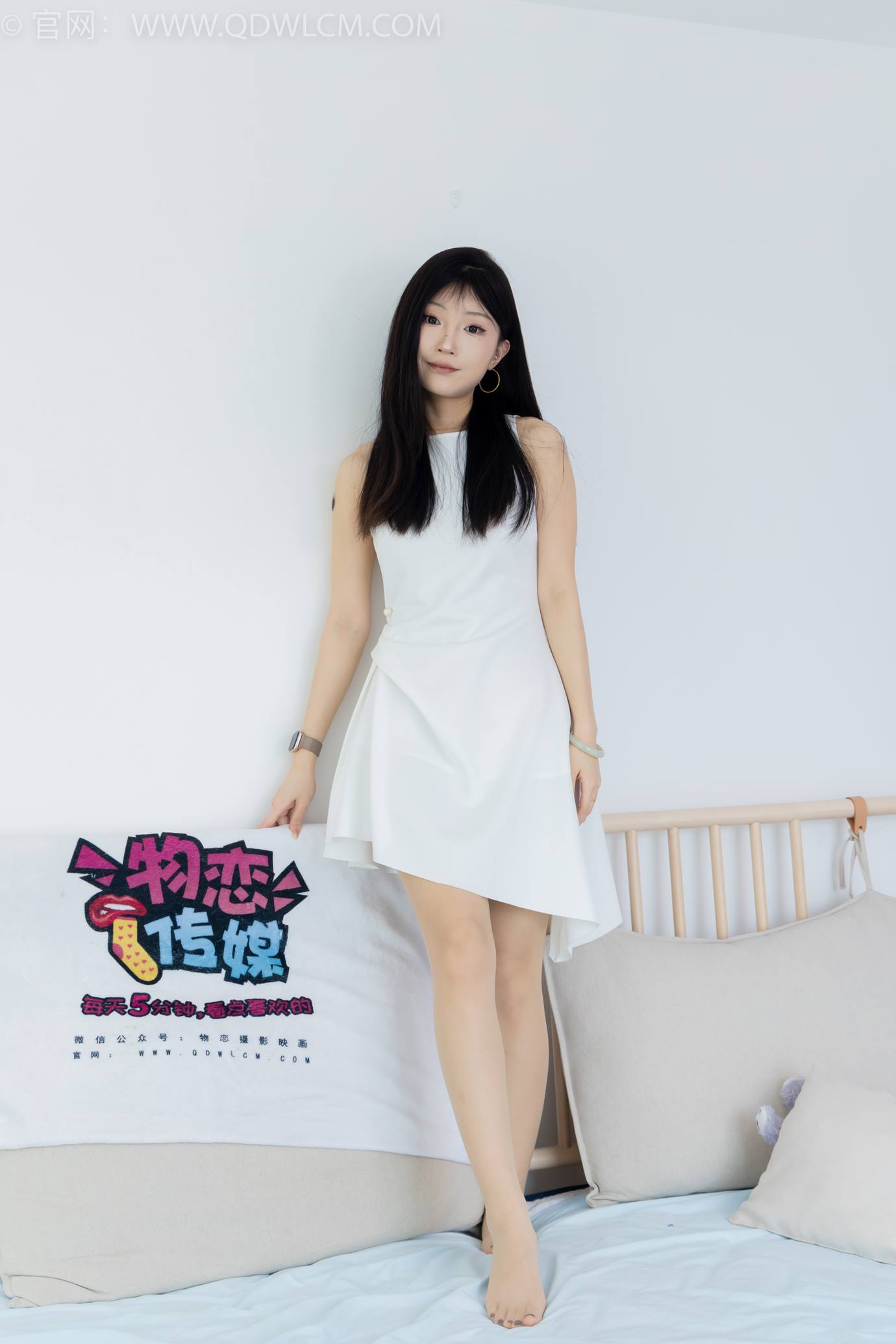 图片[71]-物恋传媒 NO.2311 嘟嘟-高跟鞋、薄肉丝、气垫梳老头乐挠脚剧情[128P] – 速更版-美库