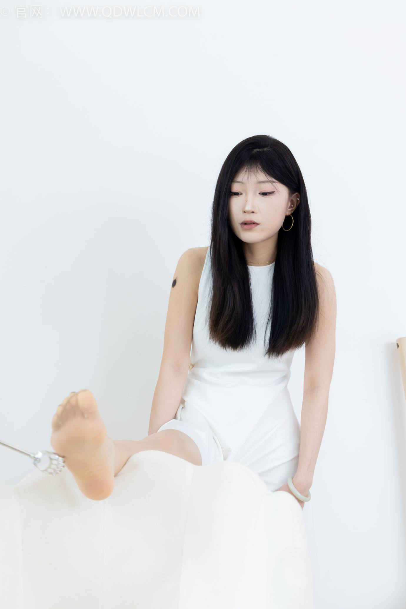 图片[116]-物恋传媒 NO.2311 嘟嘟-高跟鞋、薄肉丝、气垫梳老头乐挠脚剧情[128P] – 速更版-美库