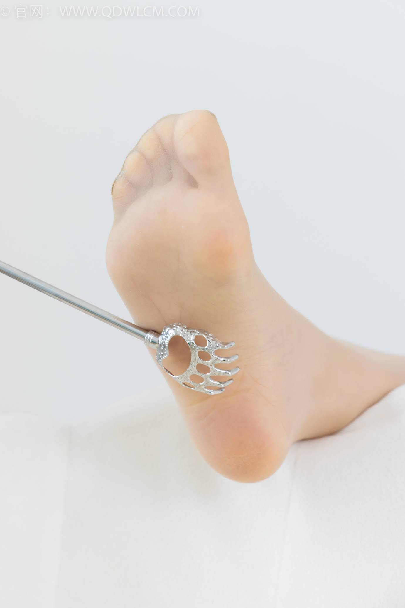 图片[117]-物恋传媒 NO.2311 嘟嘟-高跟鞋、薄肉丝、气垫梳老头乐挠脚剧情[128P] – 速更版-美库