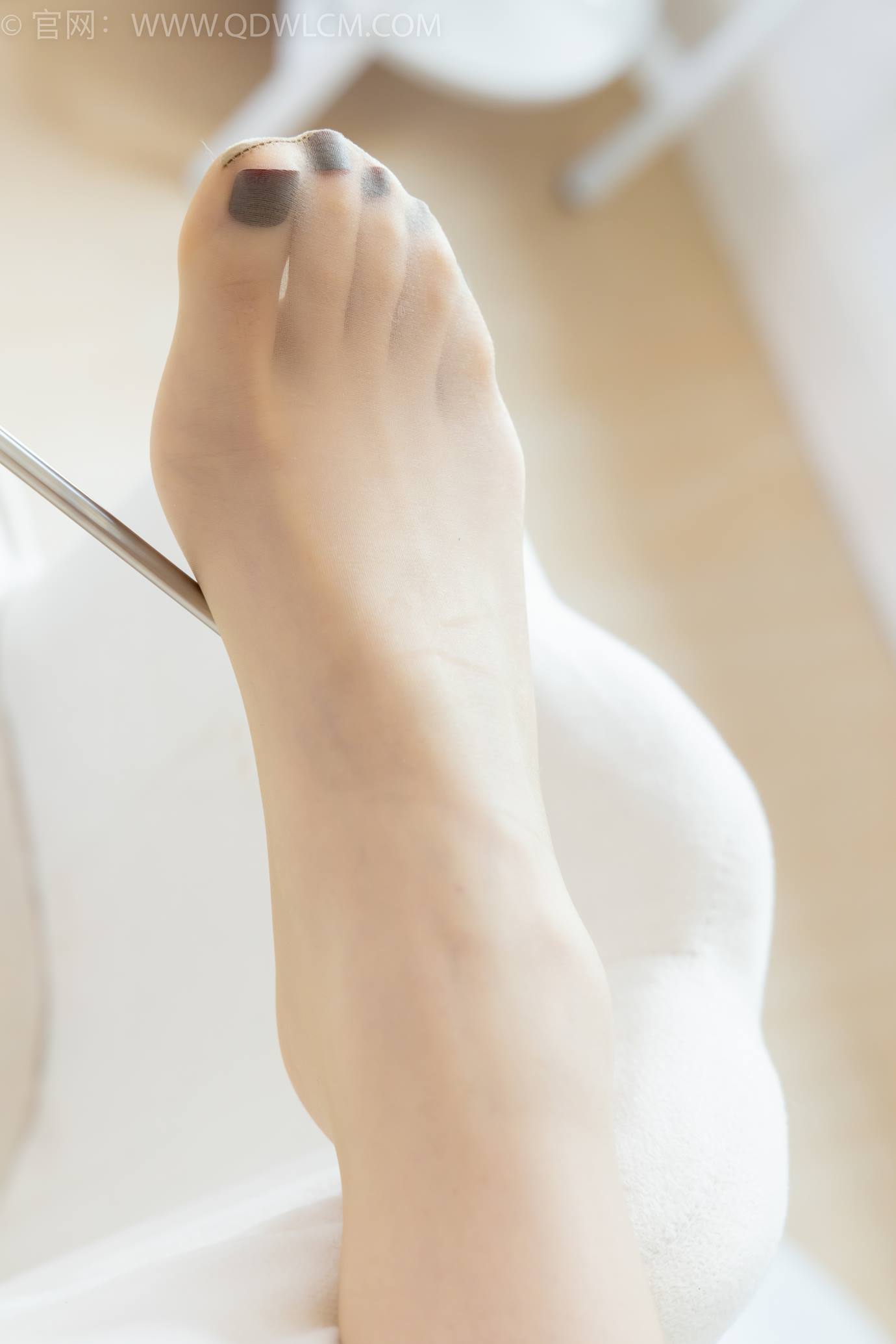 图片[118]-物恋传媒 NO.2311 嘟嘟-高跟鞋、薄肉丝、气垫梳老头乐挠脚剧情[128P] – 速更版-美库