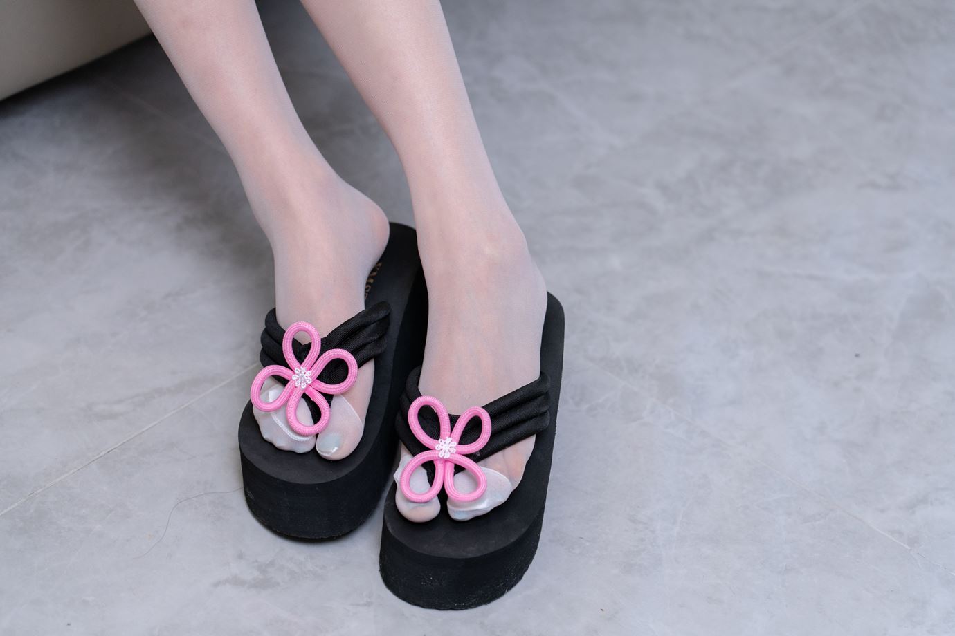 图片[69]-甜予摄影 NO.141 澜澜-cos服人字拖、白丝、裸足、挠脚心剧情[94P] – 速更版-美库