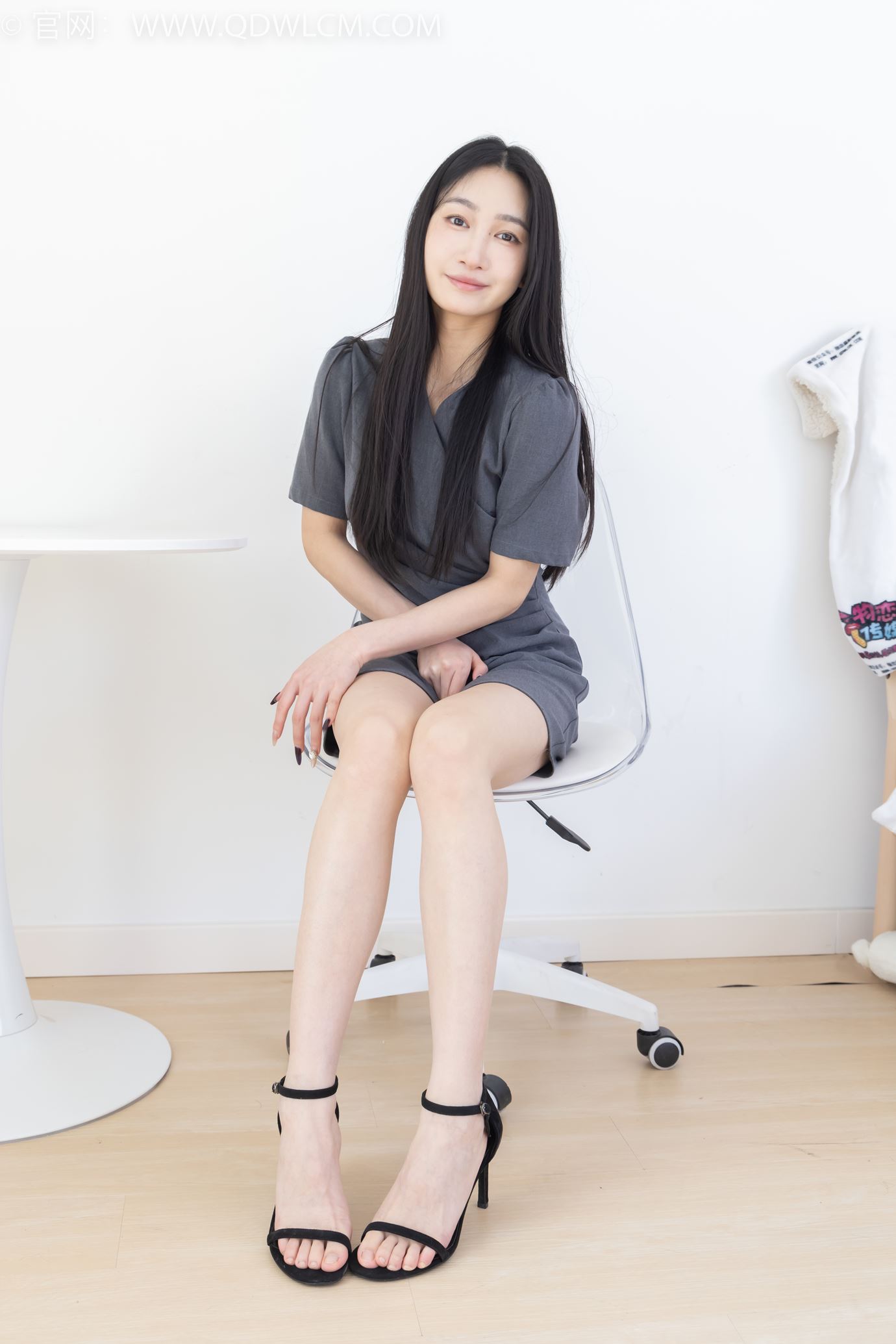 图片[13]-物恋传媒 NO.2316 小影-三双高跟鞋、薄肉丝、裸足[138P] – 速更版-美库