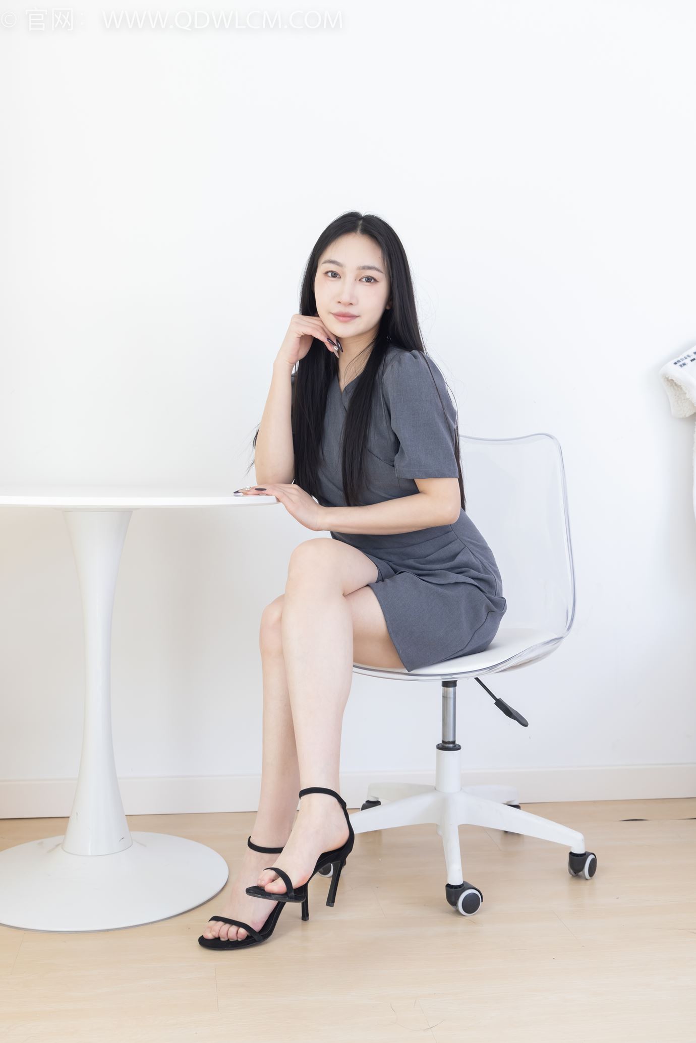 图片[38]-物恋传媒 NO.2316 小影-三双高跟鞋、薄肉丝、裸足[138P] – 速更版-美库