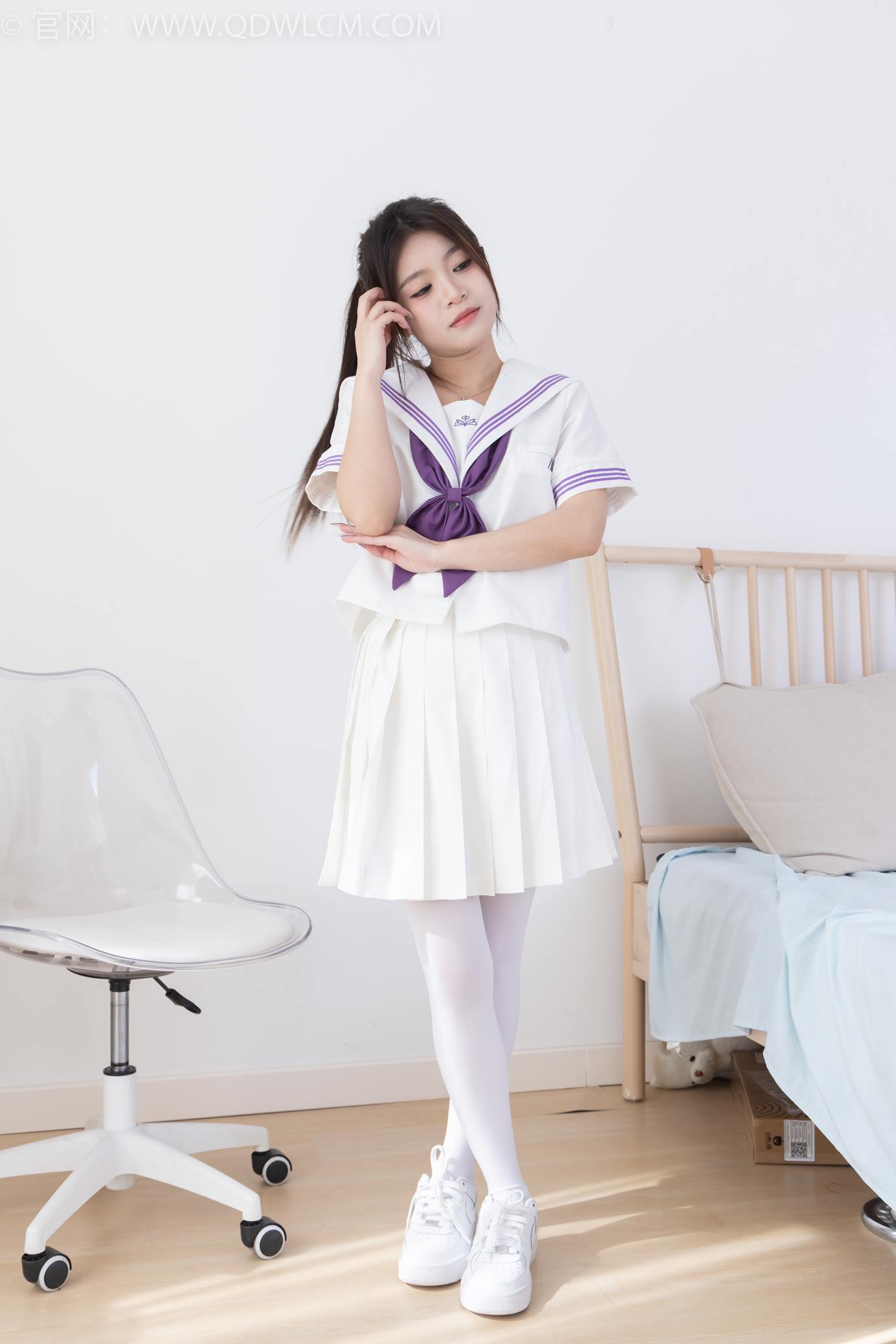 物恋传媒 NO.2317 闪闪-板鞋、厚白丝、jk制服[102P] - 速更版-艺库