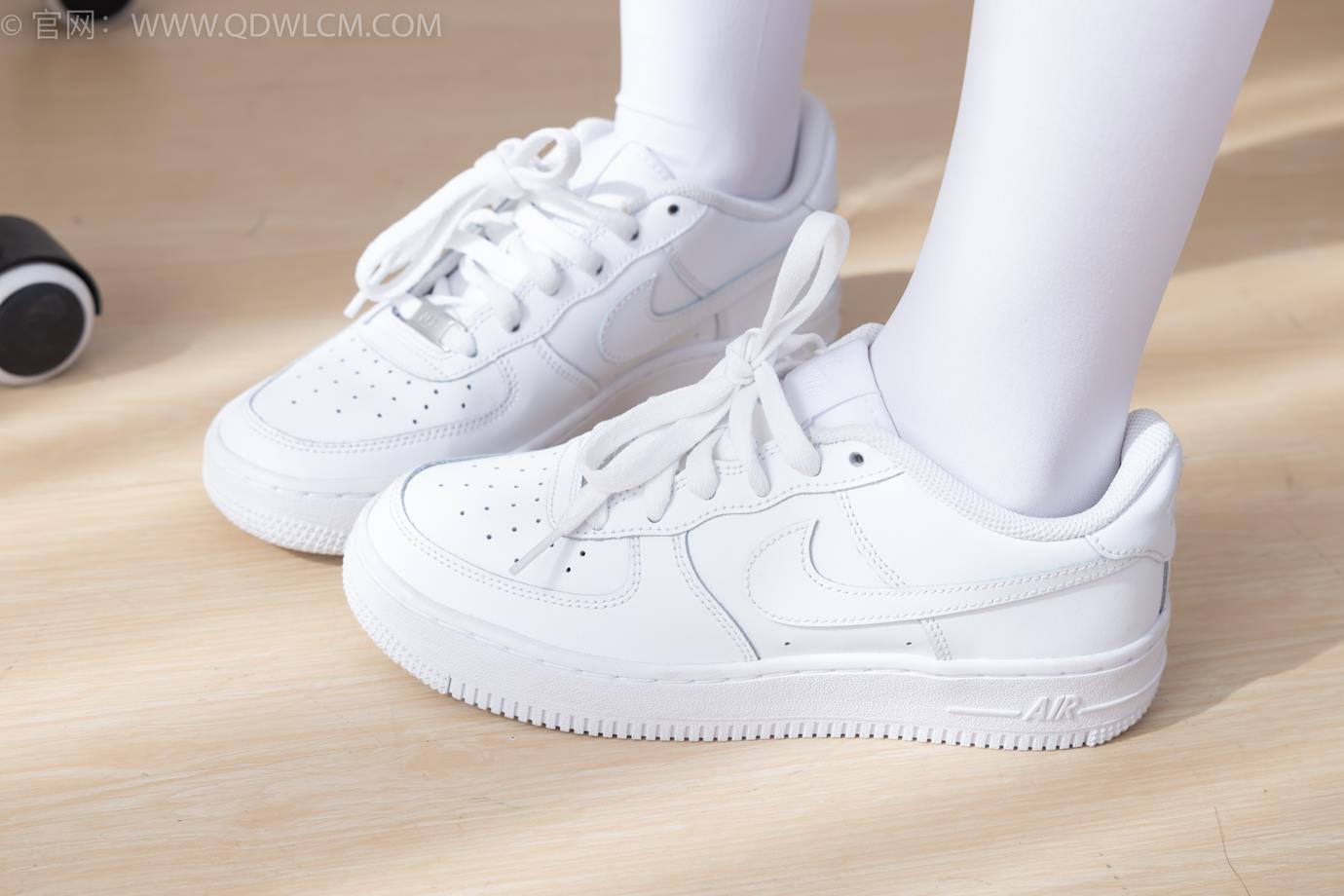 图片[62]-物恋传媒 NO.2317 闪闪-板鞋、厚白丝、jk制服[102P] – 速更版-美库