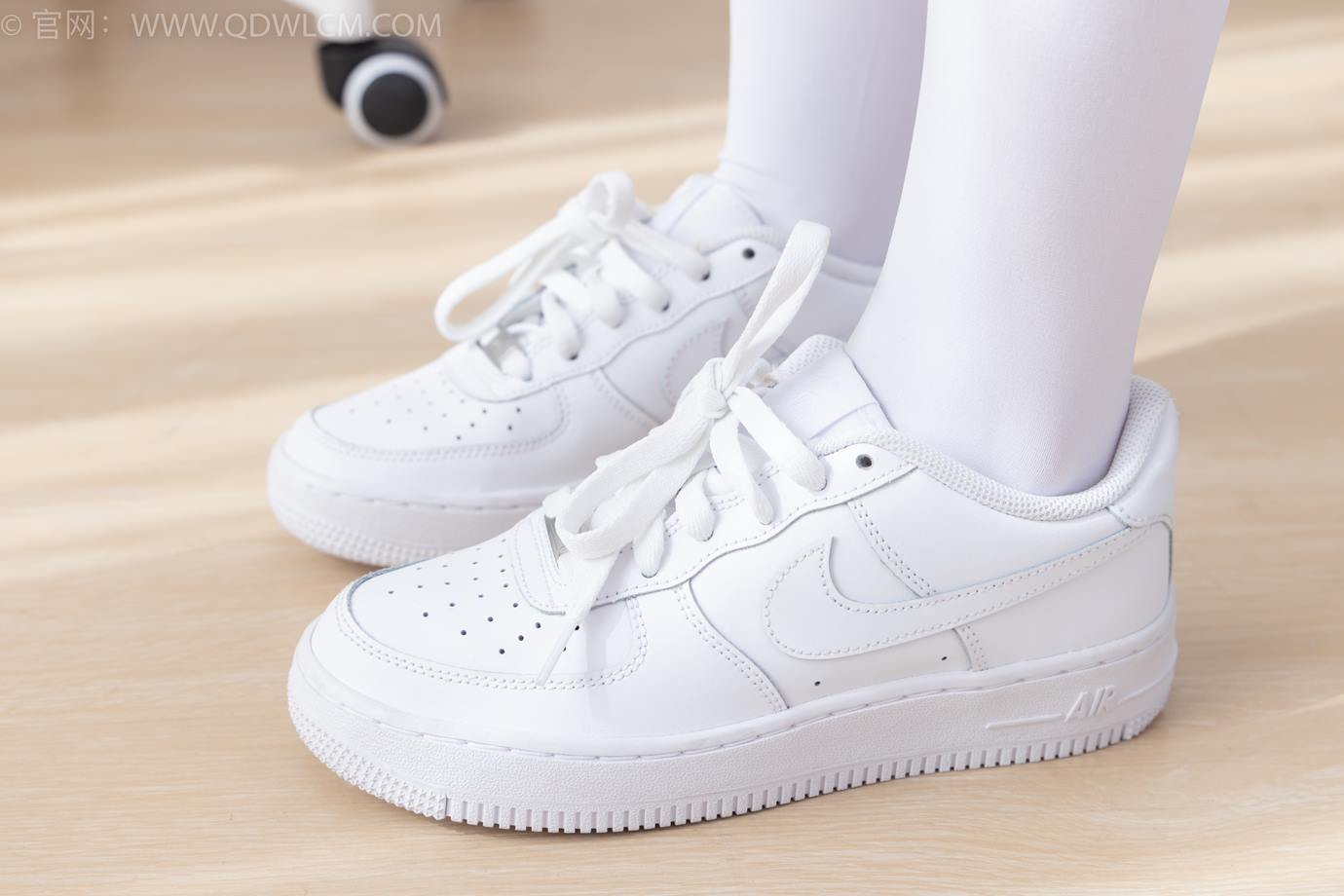 图片[67]-物恋传媒 NO.2317 闪闪-板鞋、厚白丝、jk制服[102P] – 速更版-美库