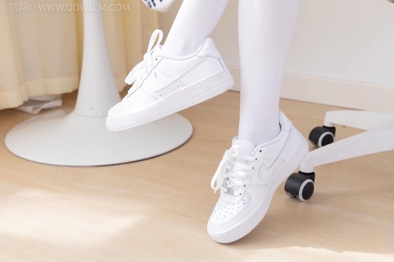 图片[76]-物恋传媒 NO.2317 闪闪-板鞋、厚白丝、jk制服[102P] – 速更版-美库