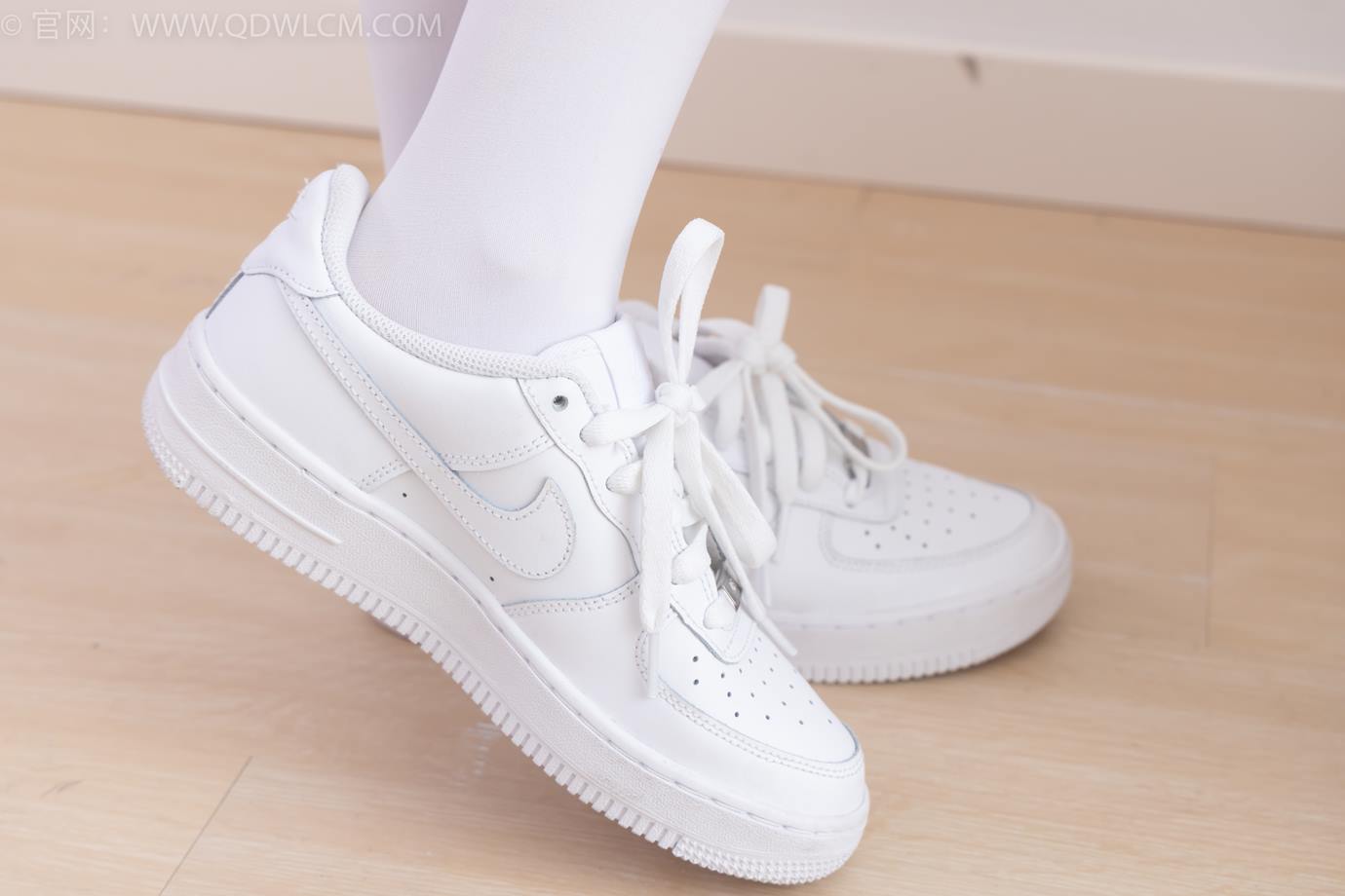 图片[83]-物恋传媒 NO.2317 闪闪-板鞋、厚白丝、jk制服[102P] – 速更版-美库