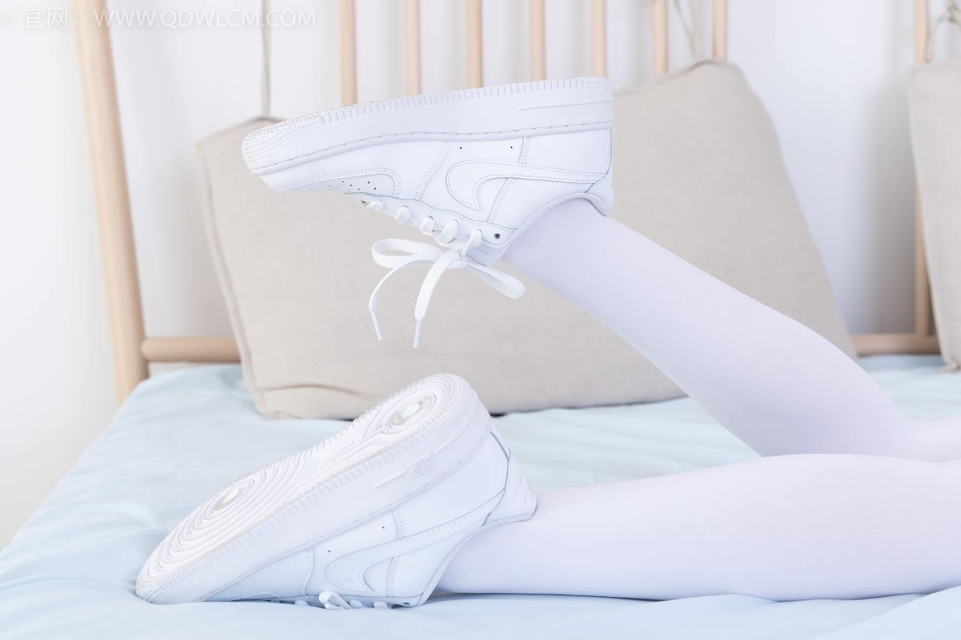 图片[93]-物恋传媒 NO.2317 闪闪-板鞋、厚白丝、jk制服[102P] – 速更版-美库