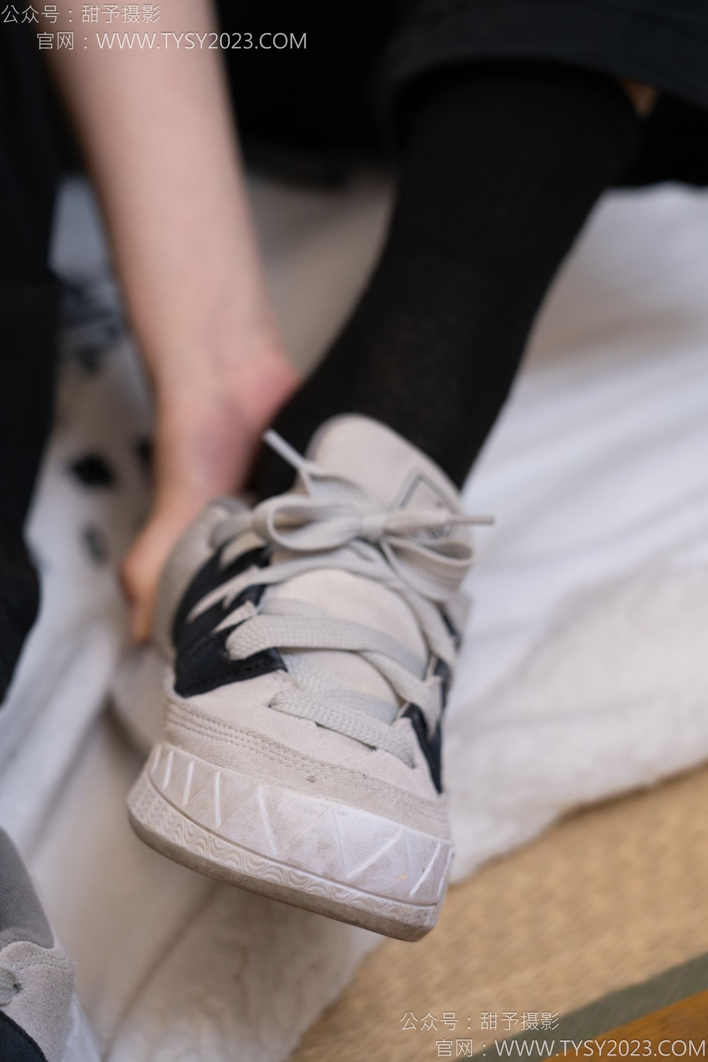 图片[24]-甜予摄影 NO.145 思思小云-板鞋、白棉袜、薄肉丝[107P] – 速更版-美库