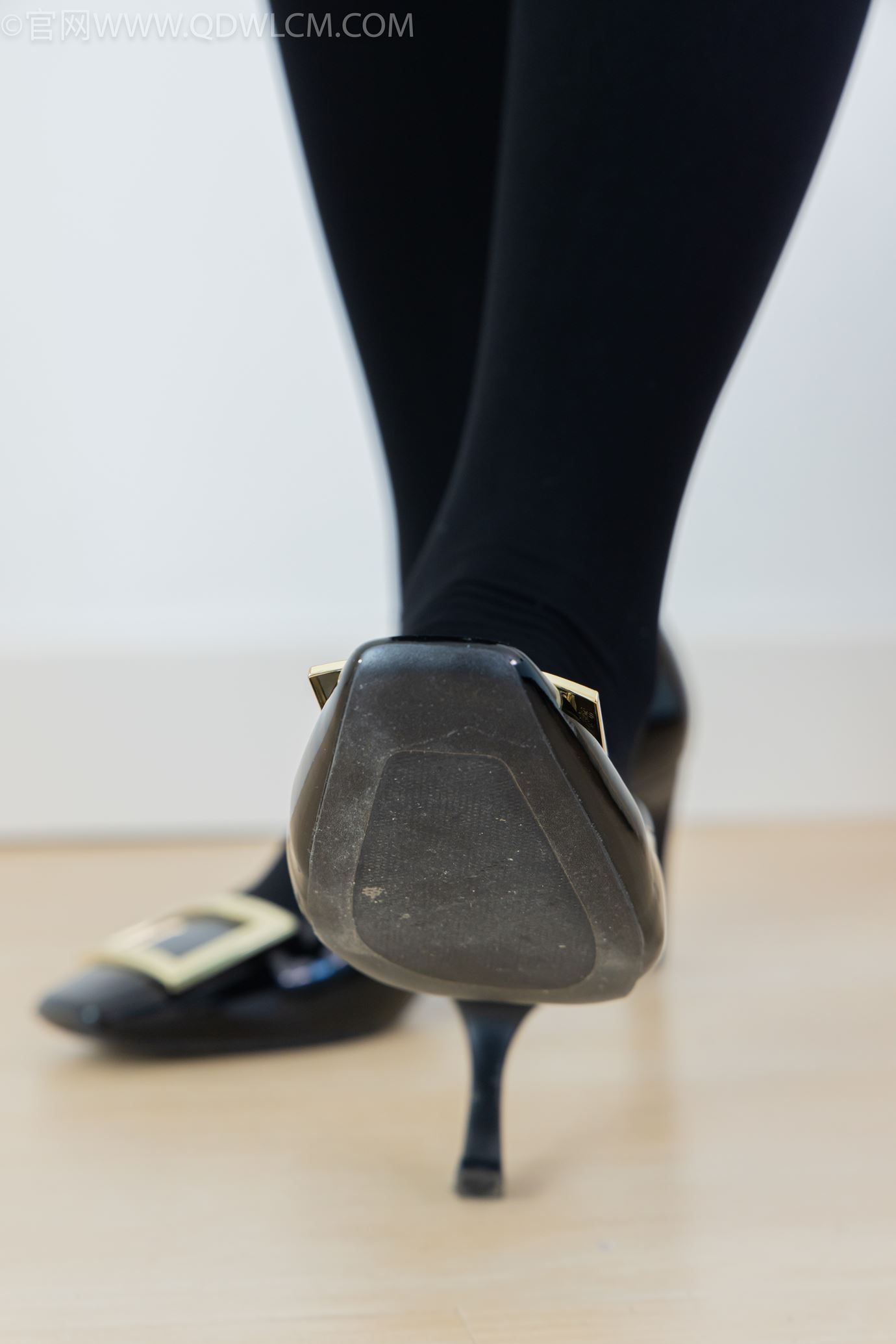 图片[11]-物恋传媒 NO.2318 菜菜-OL制服、高跟鞋、三双厚黑丝叠穿、袜腰展示[120P] – 速更版-美库