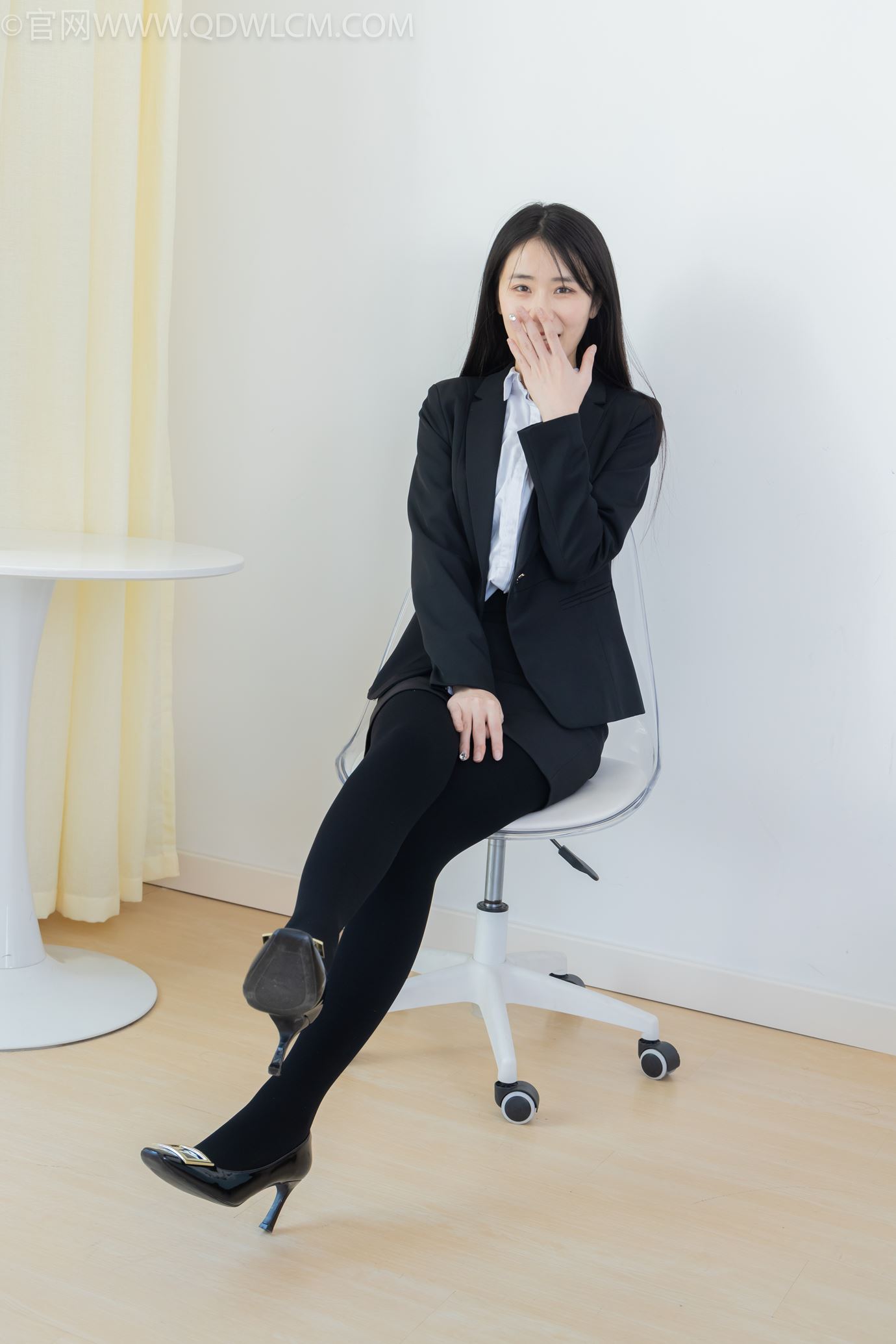 图片[12]-物恋传媒 NO.2318 菜菜-OL制服、高跟鞋、三双厚黑丝叠穿、袜腰展示[120P] – 速更版-美库