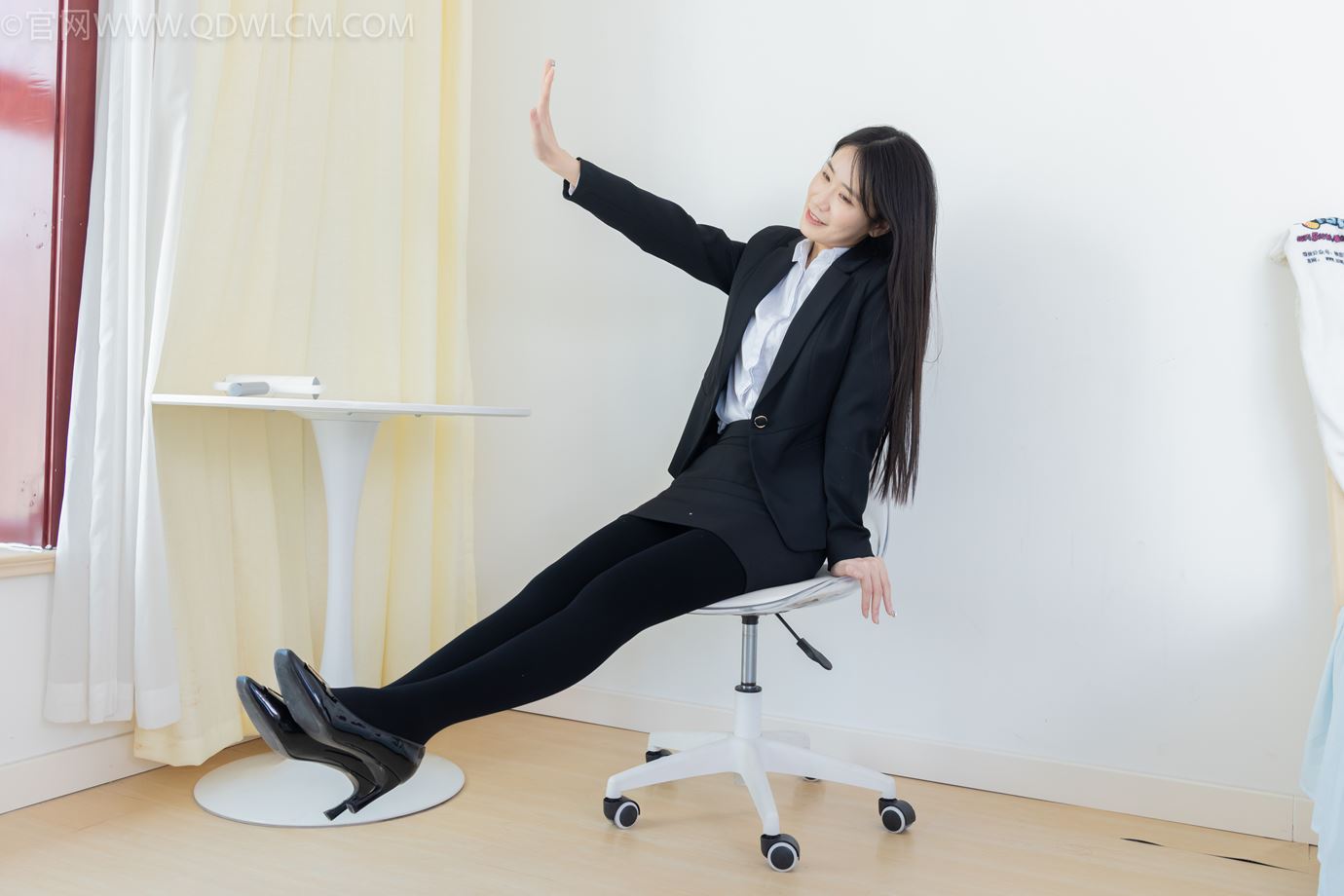 图片[15]-物恋传媒 NO.2318 菜菜-OL制服、高跟鞋、三双厚黑丝叠穿、袜腰展示[120P] – 速更版-美库