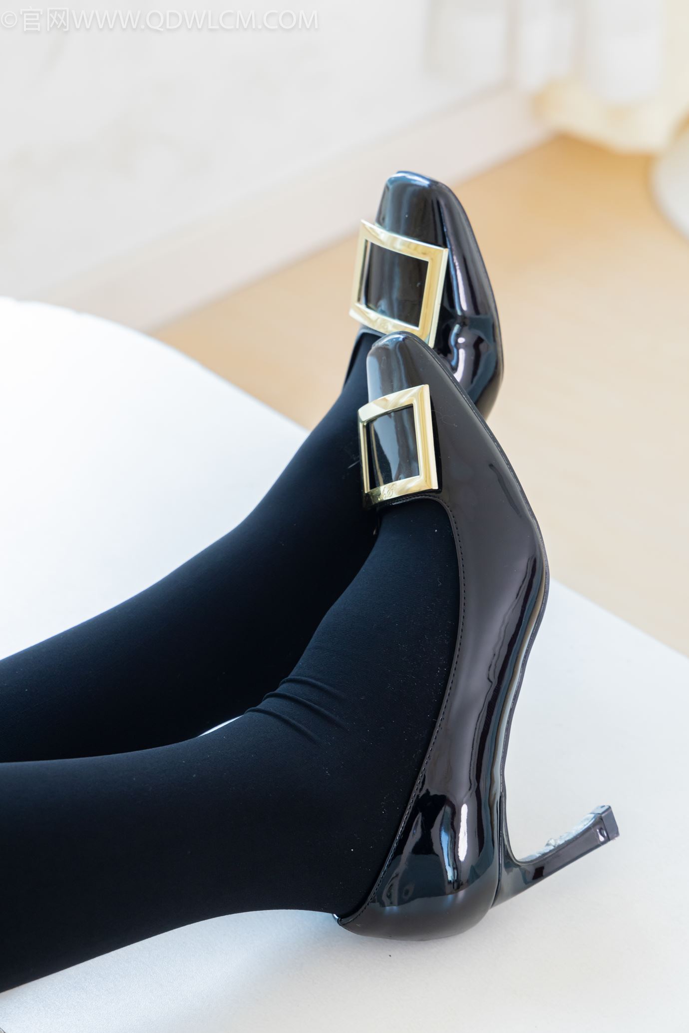 图片[32]-物恋传媒 NO.2318 菜菜-OL制服、高跟鞋、三双厚黑丝叠穿、袜腰展示[120P] – 速更版-美库