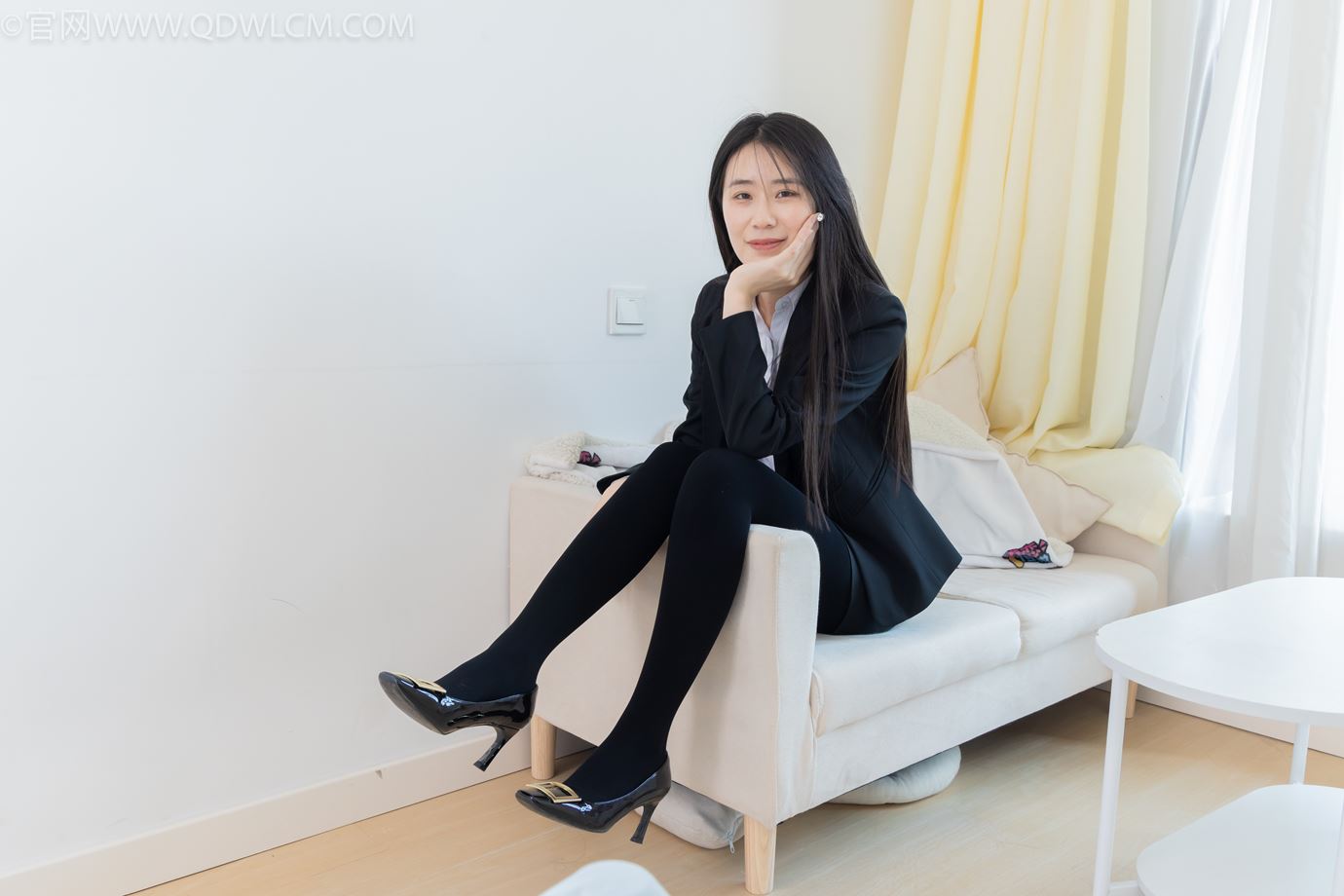 图片[34]-物恋传媒 NO.2318 菜菜-OL制服、高跟鞋、三双厚黑丝叠穿、袜腰展示[120P] – 速更版-美库