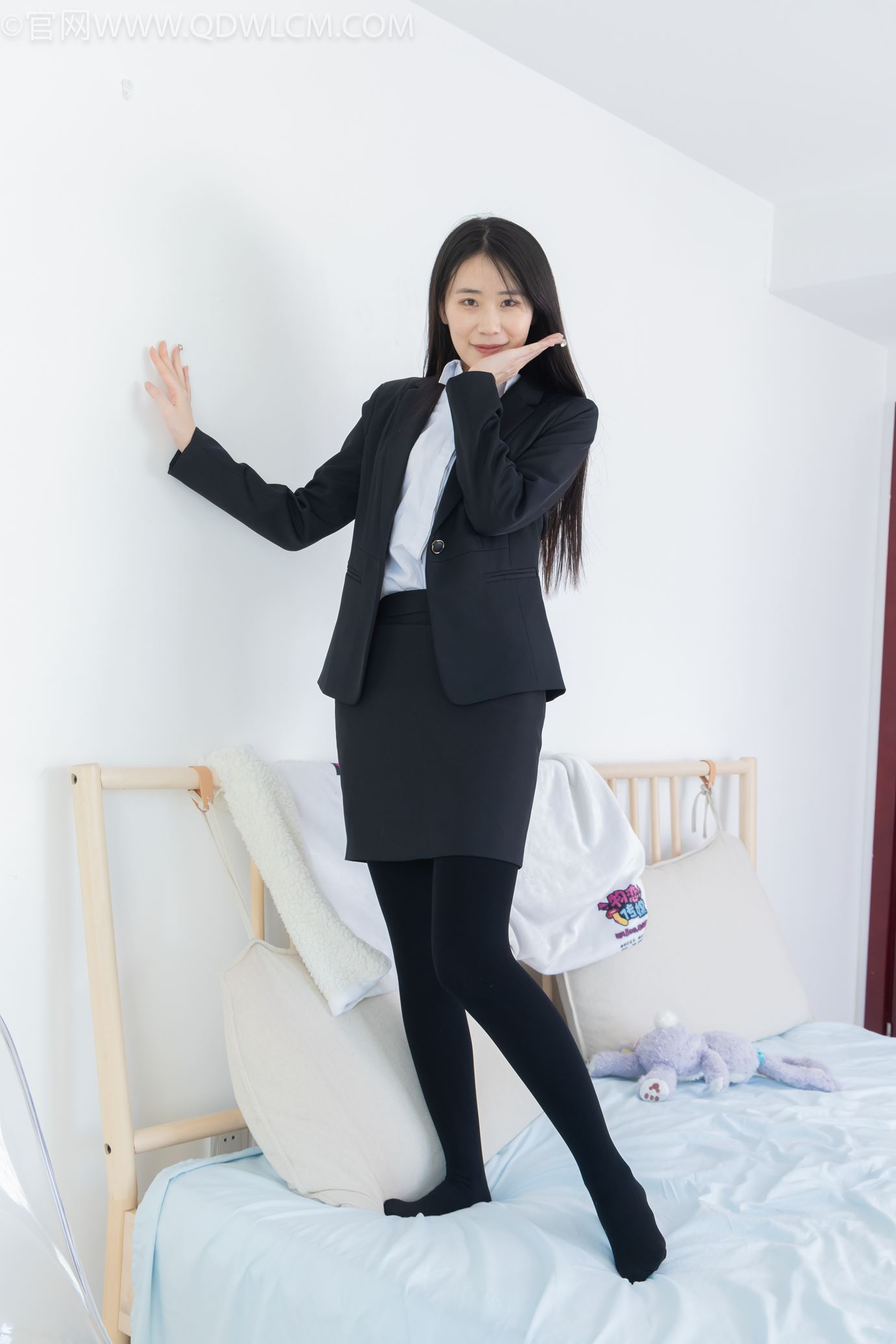 图片[49]-物恋传媒 NO.2318 菜菜-OL制服、高跟鞋、三双厚黑丝叠穿、袜腰展示[120P] – 速更版-美库