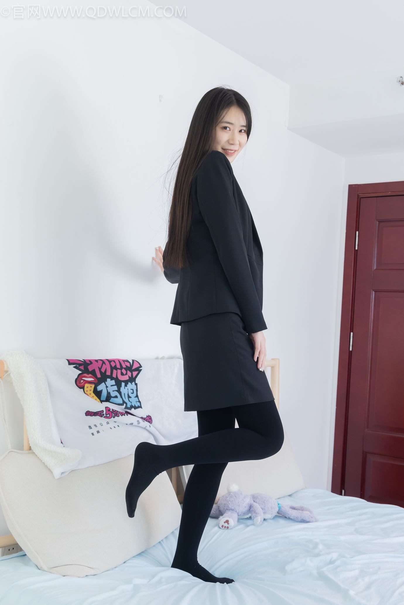 图片[51]-物恋传媒 NO.2318 菜菜-OL制服、高跟鞋、三双厚黑丝叠穿、袜腰展示[120P] – 速更版-美库