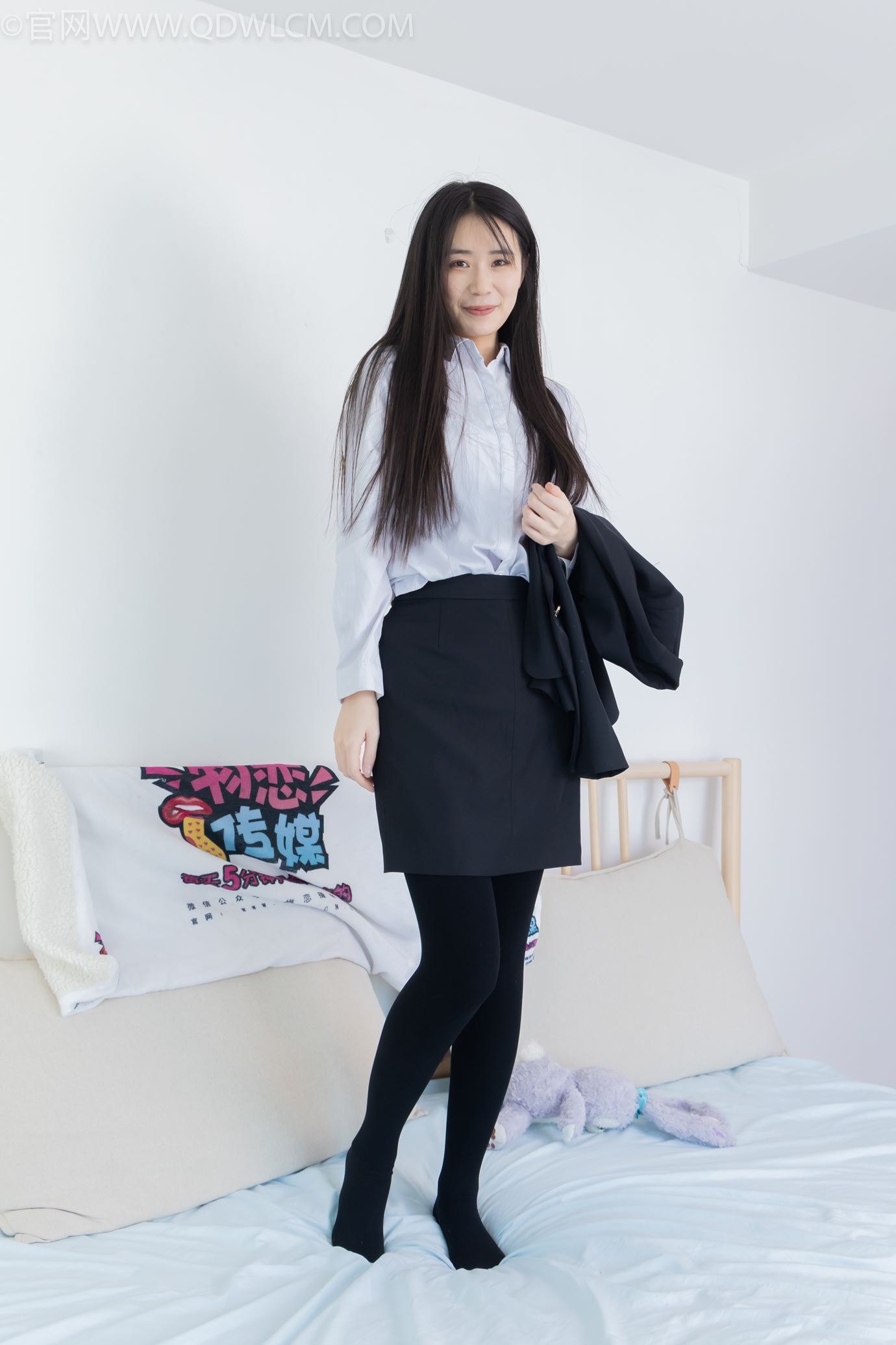 图片[52]-物恋传媒 NO.2318 菜菜-OL制服、高跟鞋、三双厚黑丝叠穿、袜腰展示[120P] – 速更版-美库