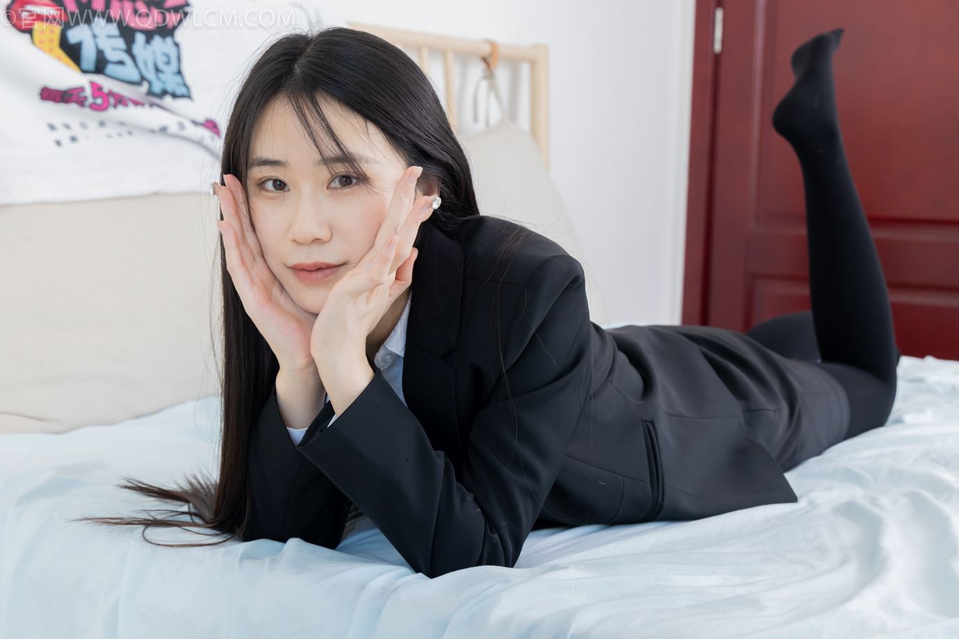 图片[61]-物恋传媒 NO.2318 菜菜-OL制服、高跟鞋、三双厚黑丝叠穿、袜腰展示[120P] – 速更版-美库