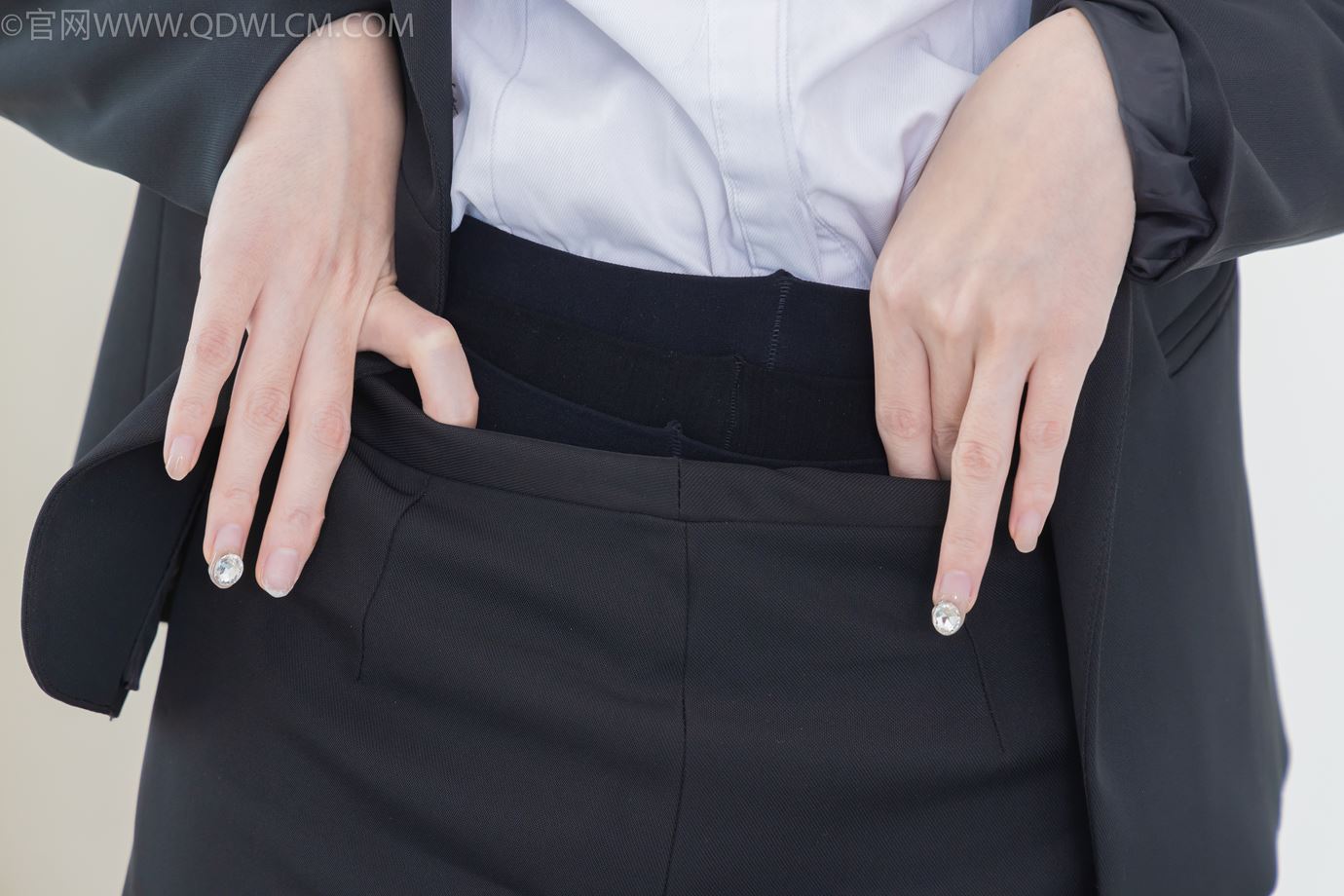 图片[114]-物恋传媒 NO.2318 菜菜-OL制服、高跟鞋、三双厚黑丝叠穿、袜腰展示[120P] – 速更版-美库