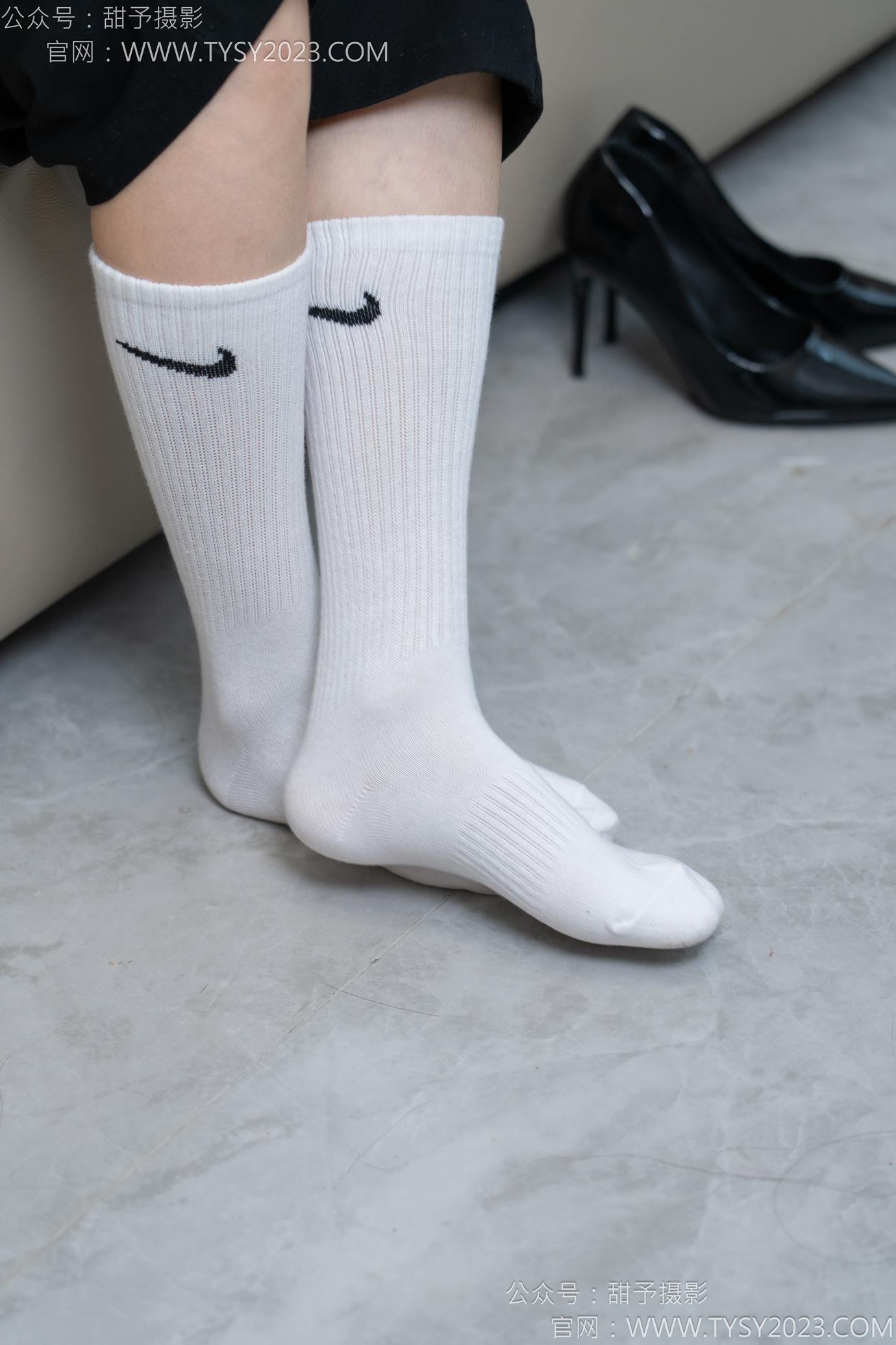 图片[40]-甜予摄影 NO.147 澜澜-凉鞋、高跟鞋、长腿袜、白棉袜[109P] – 速更版-美库