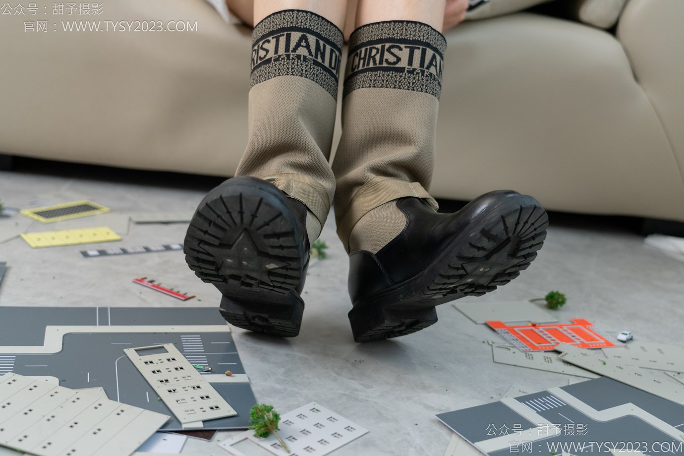 图片[81]-甜予摄影 NO.148 咖啡豆-靴子、白棉袜、裸足[133P] – 速更版-美库