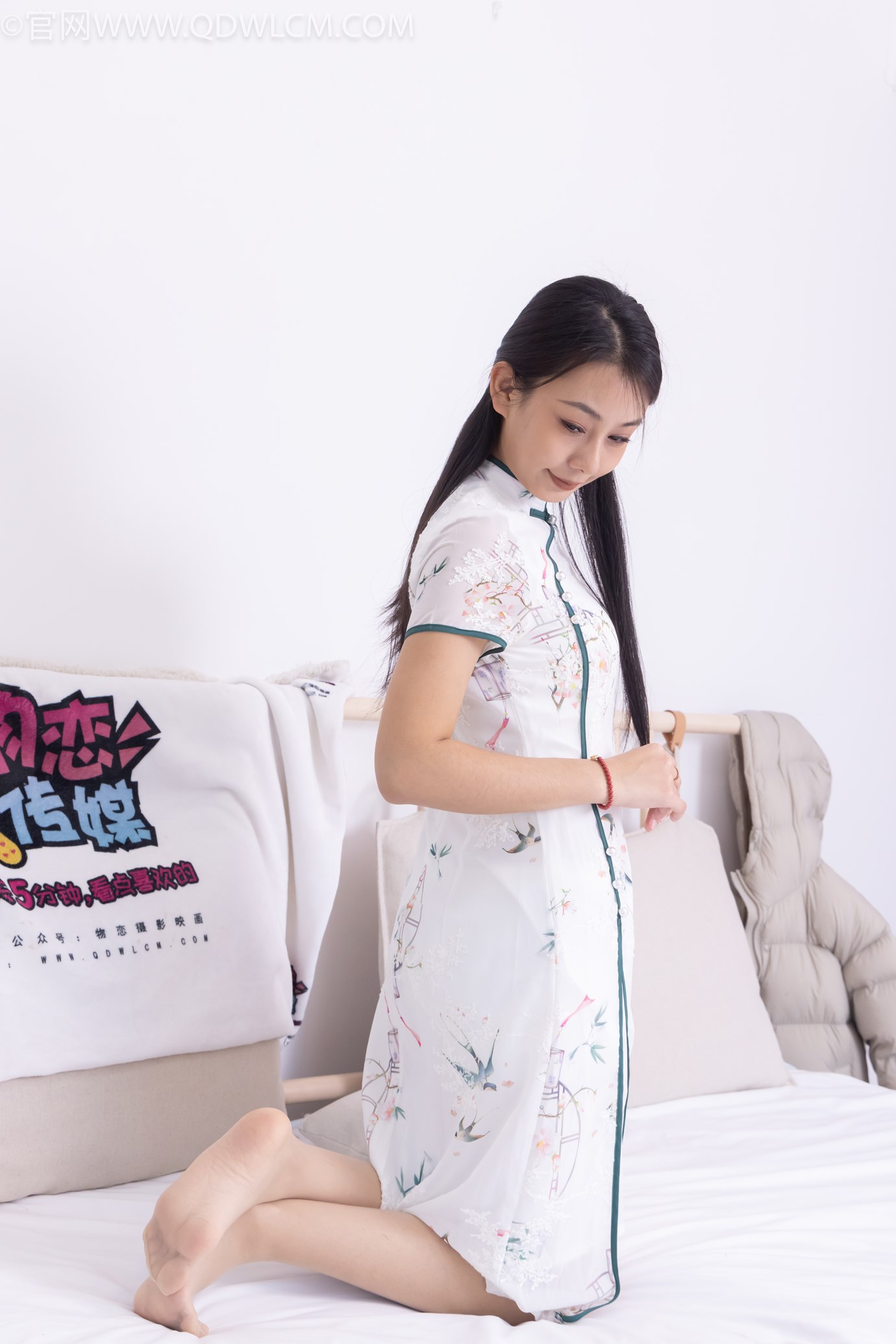 图片[11]-物恋传媒 NO.2321 岚岚-高跟凉鞋、薄肉丝、抹婴儿油以及踩香蕉剧情[116P] – 速更版-美库