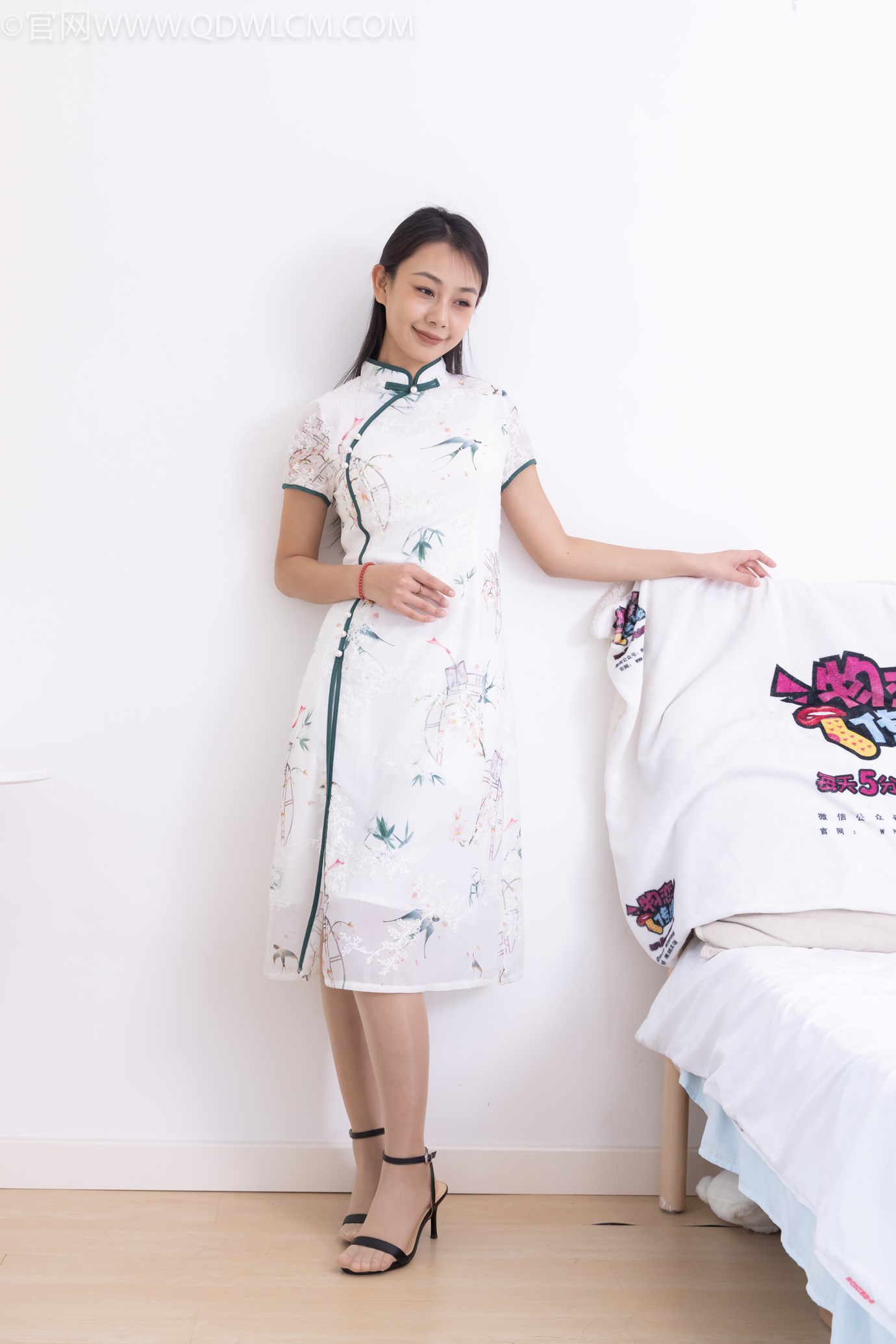 图片[31]-物恋传媒 NO.2321 岚岚-高跟凉鞋、薄肉丝、抹婴儿油以及踩香蕉剧情[116P] – 速更版-美库