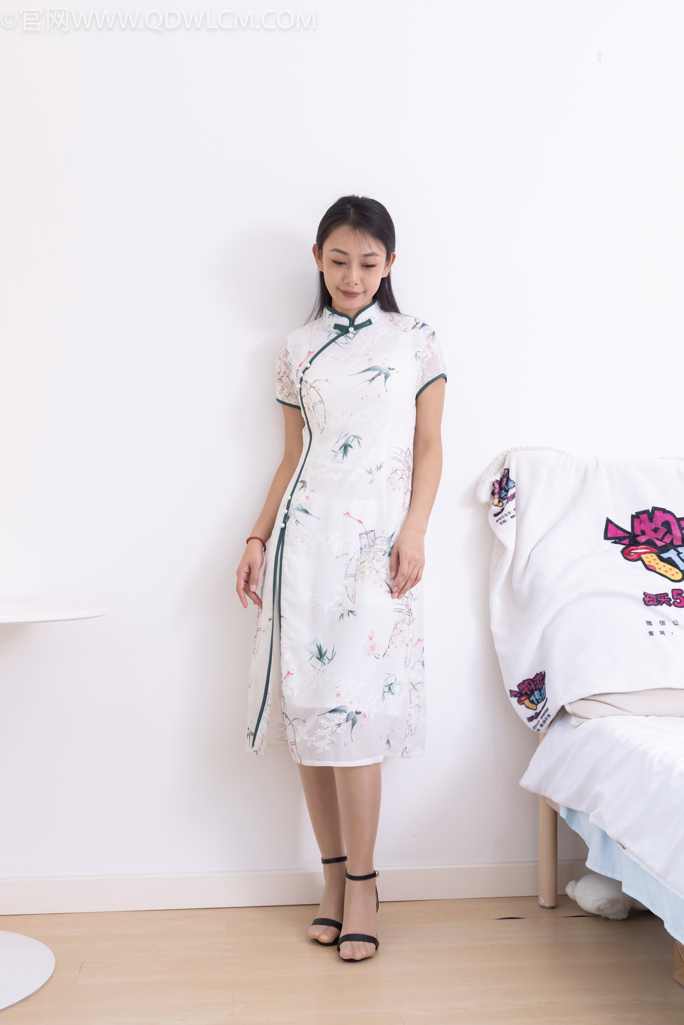 图片[38]-物恋传媒 NO.2321 岚岚-高跟凉鞋、薄肉丝、抹婴儿油以及踩香蕉剧情[116P] – 速更版-美库