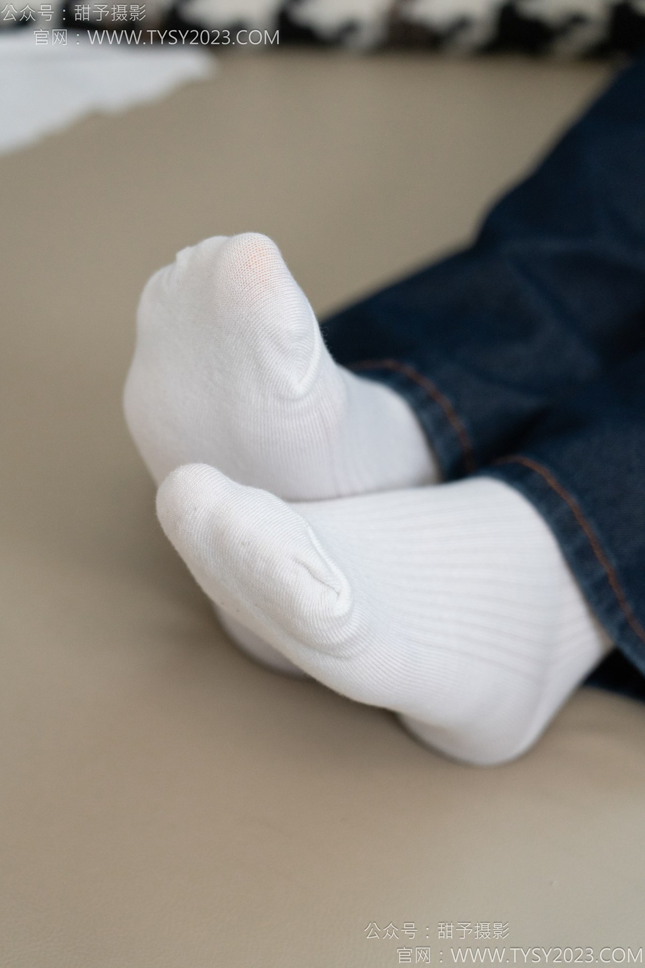图片[17]-甜予摄影 NO.149 诺诺-板鞋、白棉袜、裸足[69P] – 速更版-美库