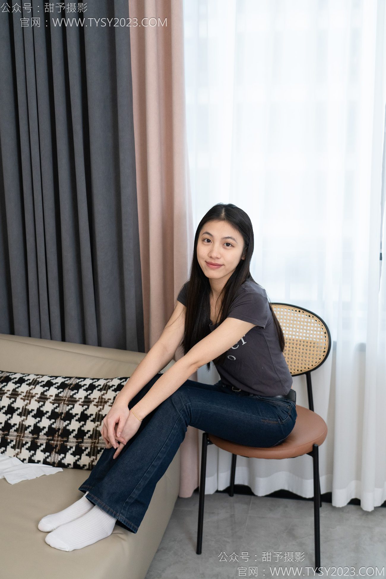 图片[18]-甜予摄影 NO.149 诺诺-板鞋、白棉袜、裸足[69P] – 速更版-美库