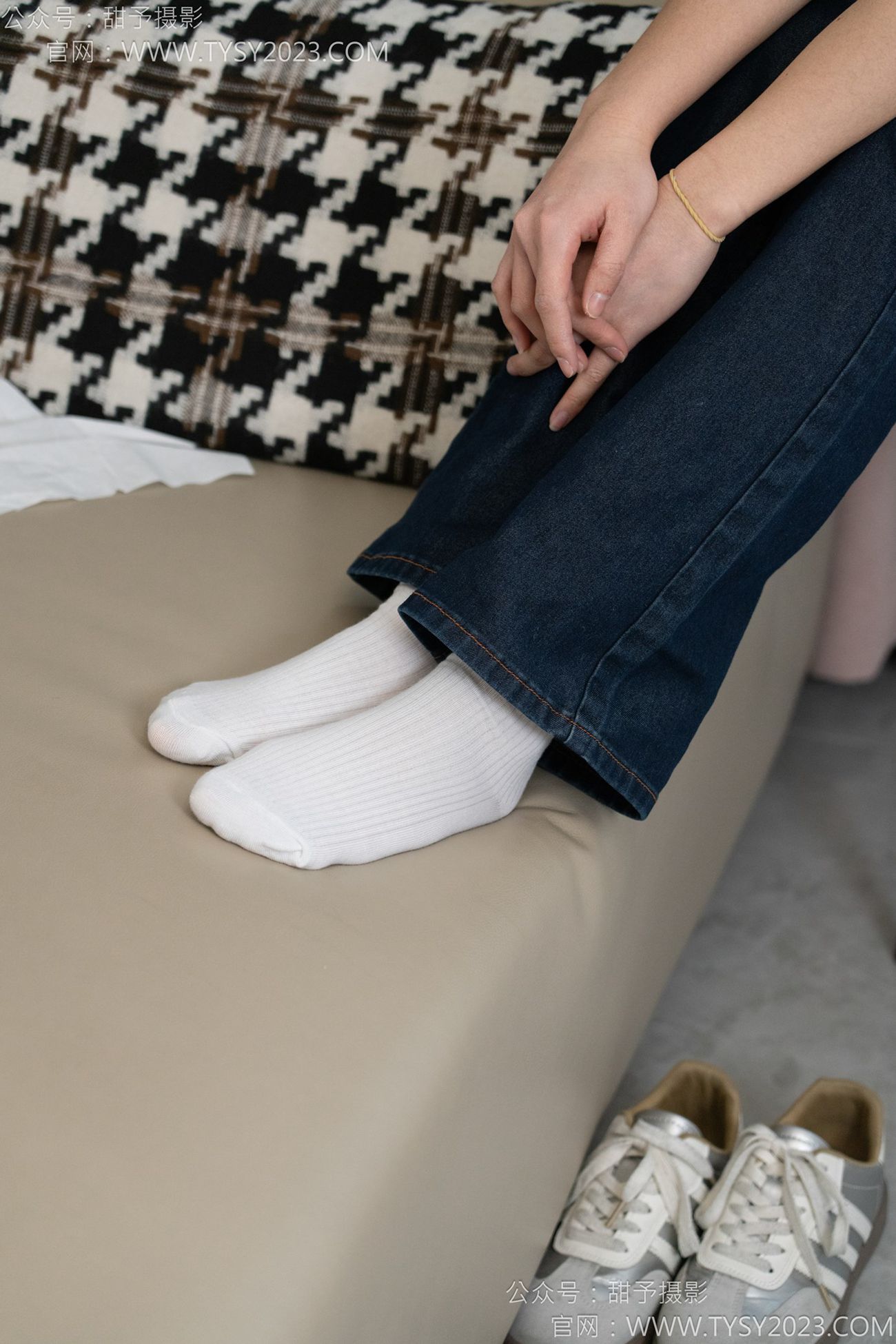 图片[36]-甜予摄影 NO.149 诺诺-板鞋、白棉袜、裸足[69P] – 速更版-美库