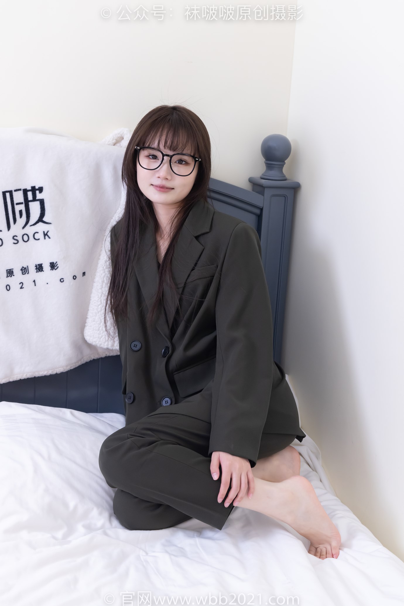 图片[16]-[BoBoSocks袜啵啵]NO.529 甜甜圈-高跟鞋、短黑丝、裸足、半蹲半脱袜子剧情[118P] – 速更版-美库