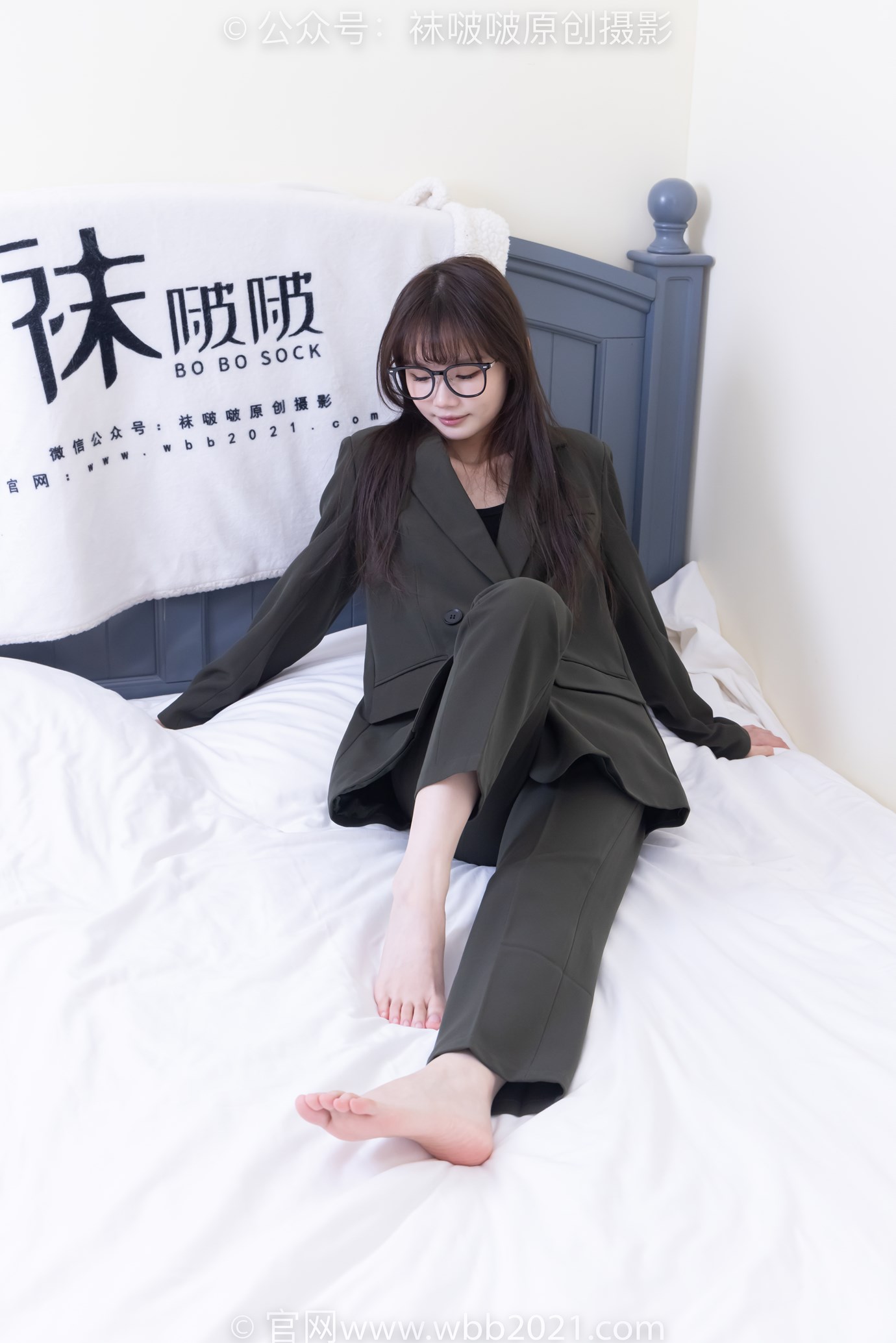 图片[26]-[BoBoSocks袜啵啵]NO.529 甜甜圈-高跟鞋、短黑丝、裸足、半蹲半脱袜子剧情[118P] – 速更版-美库