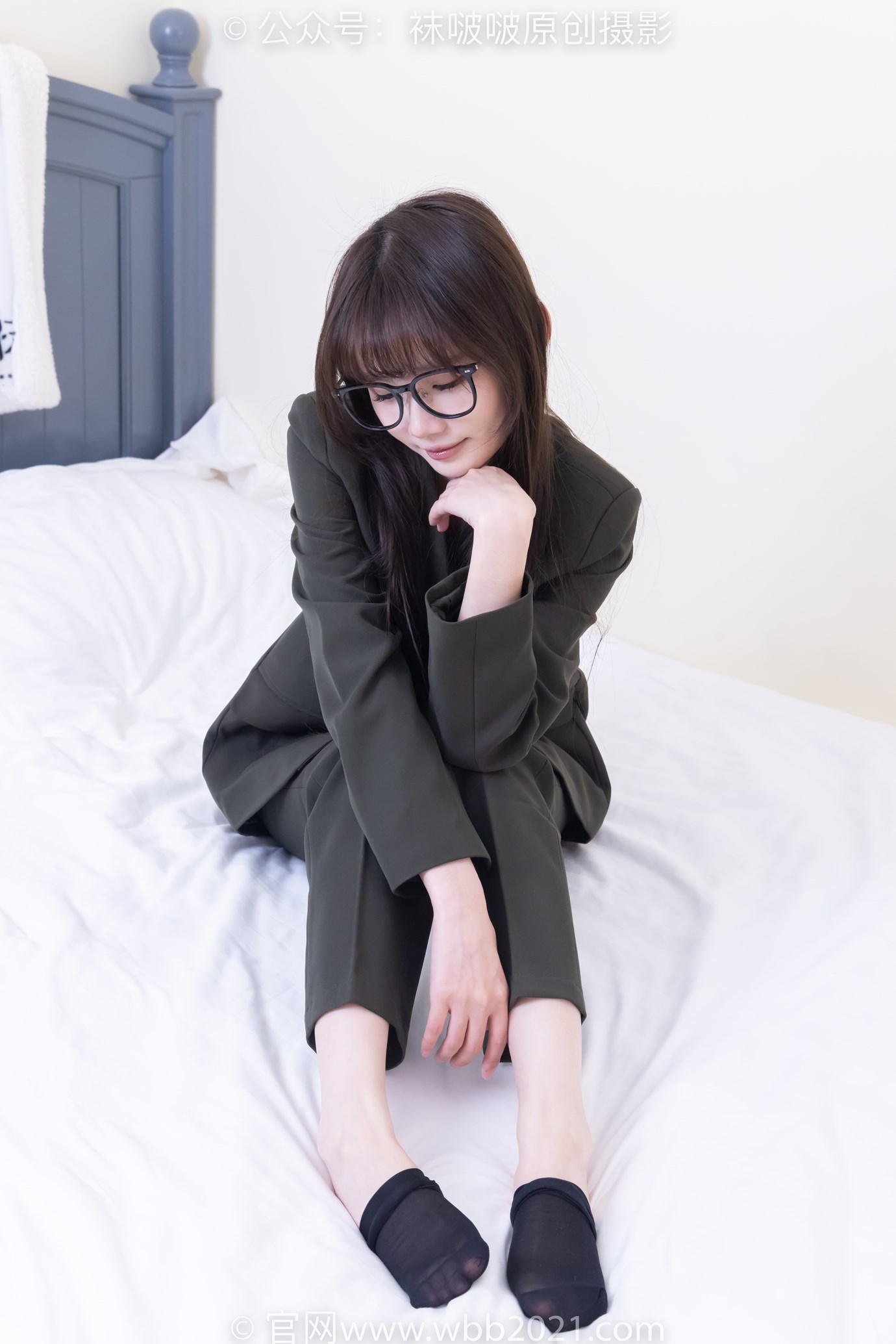 图片[35]-[BoBoSocks袜啵啵]NO.529 甜甜圈-高跟鞋、短黑丝、裸足、半蹲半脱袜子剧情[118P] – 速更版-美库