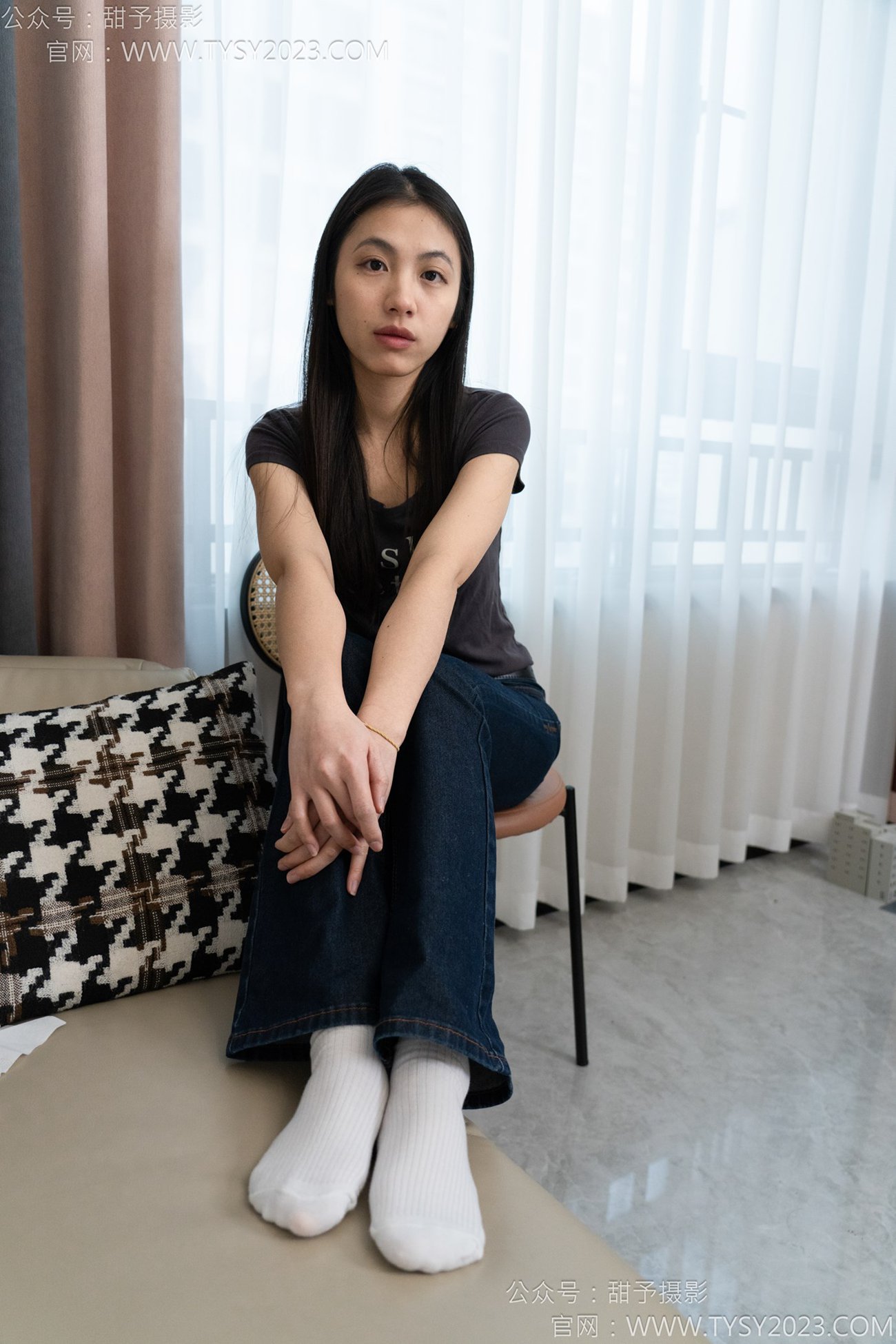 图片[70]-甜予摄影 NO.149 诺诺-板鞋、白棉袜、裸足[69P] – 速更版-美库