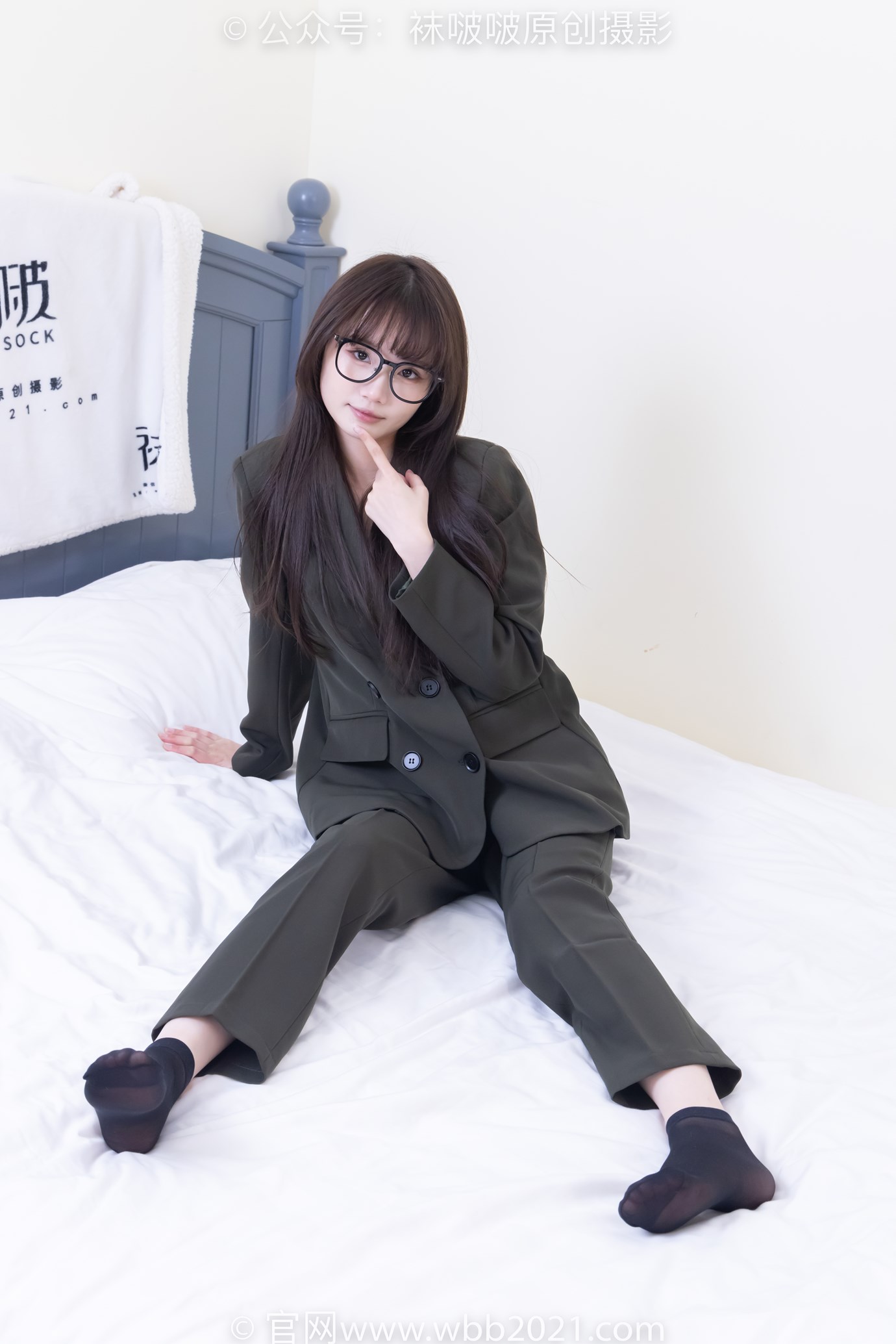 图片[44]-[BoBoSocks袜啵啵]NO.529 甜甜圈-高跟鞋、短黑丝、裸足、半蹲半脱袜子剧情[118P] – 速更版-美库