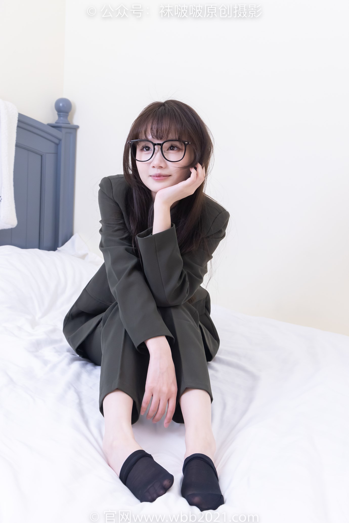 图片[47]-[BoBoSocks袜啵啵]NO.529 甜甜圈-高跟鞋、短黑丝、裸足、半蹲半脱袜子剧情[118P] – 速更版-美库