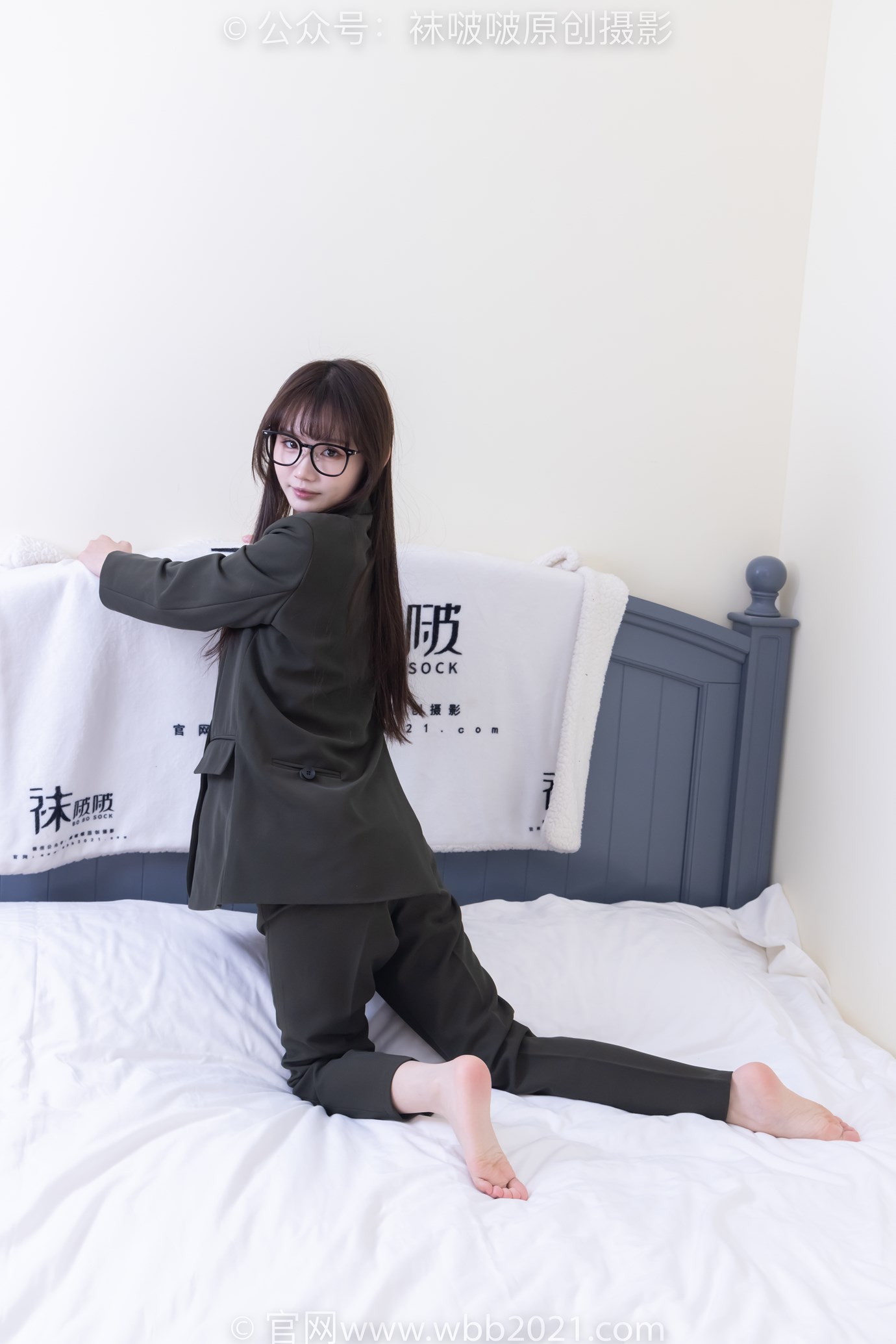 图片[56]-[BoBoSocks袜啵啵]NO.529 甜甜圈-高跟鞋、短黑丝、裸足、半蹲半脱袜子剧情[118P] – 速更版-美库